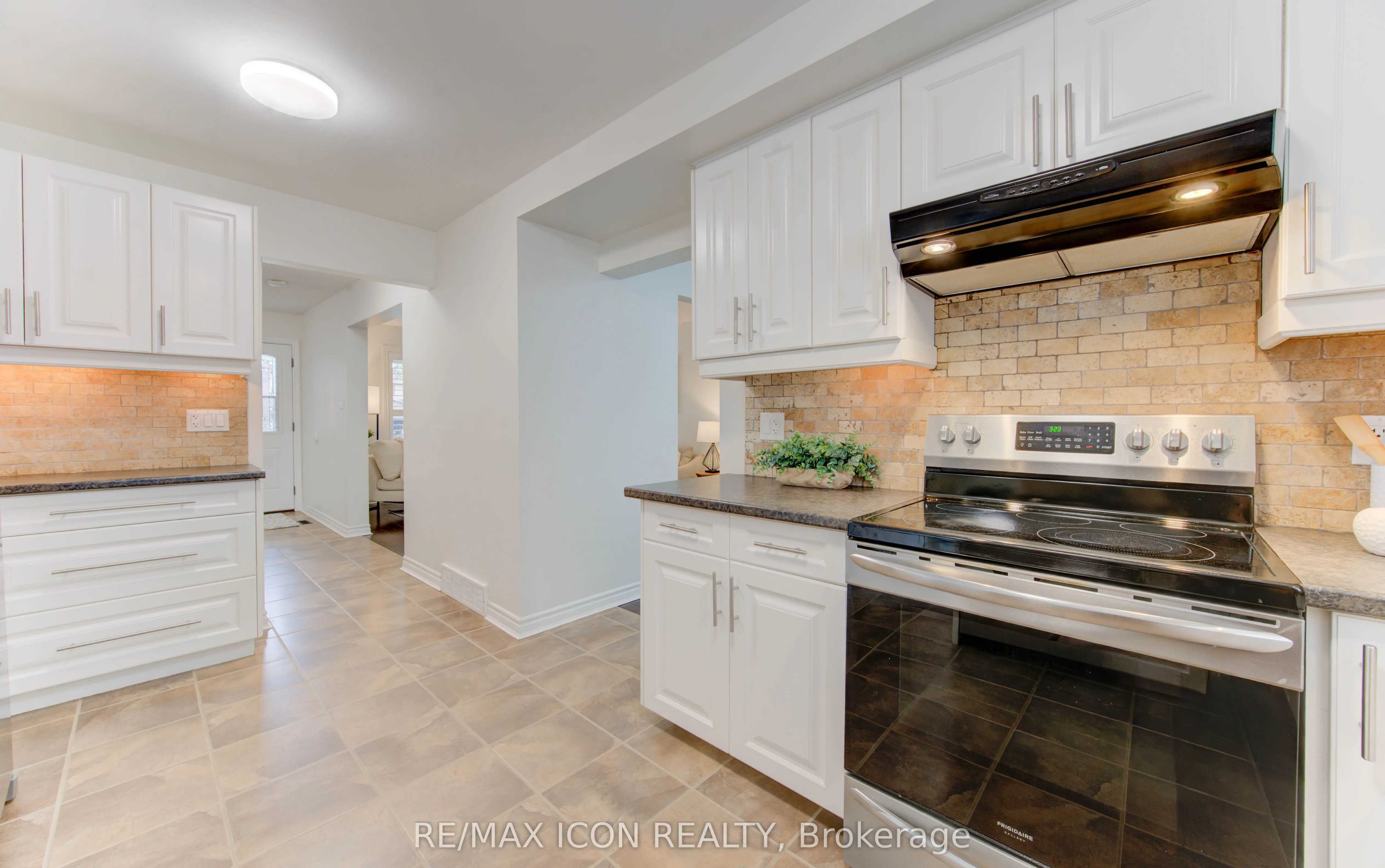 43 Winding Way