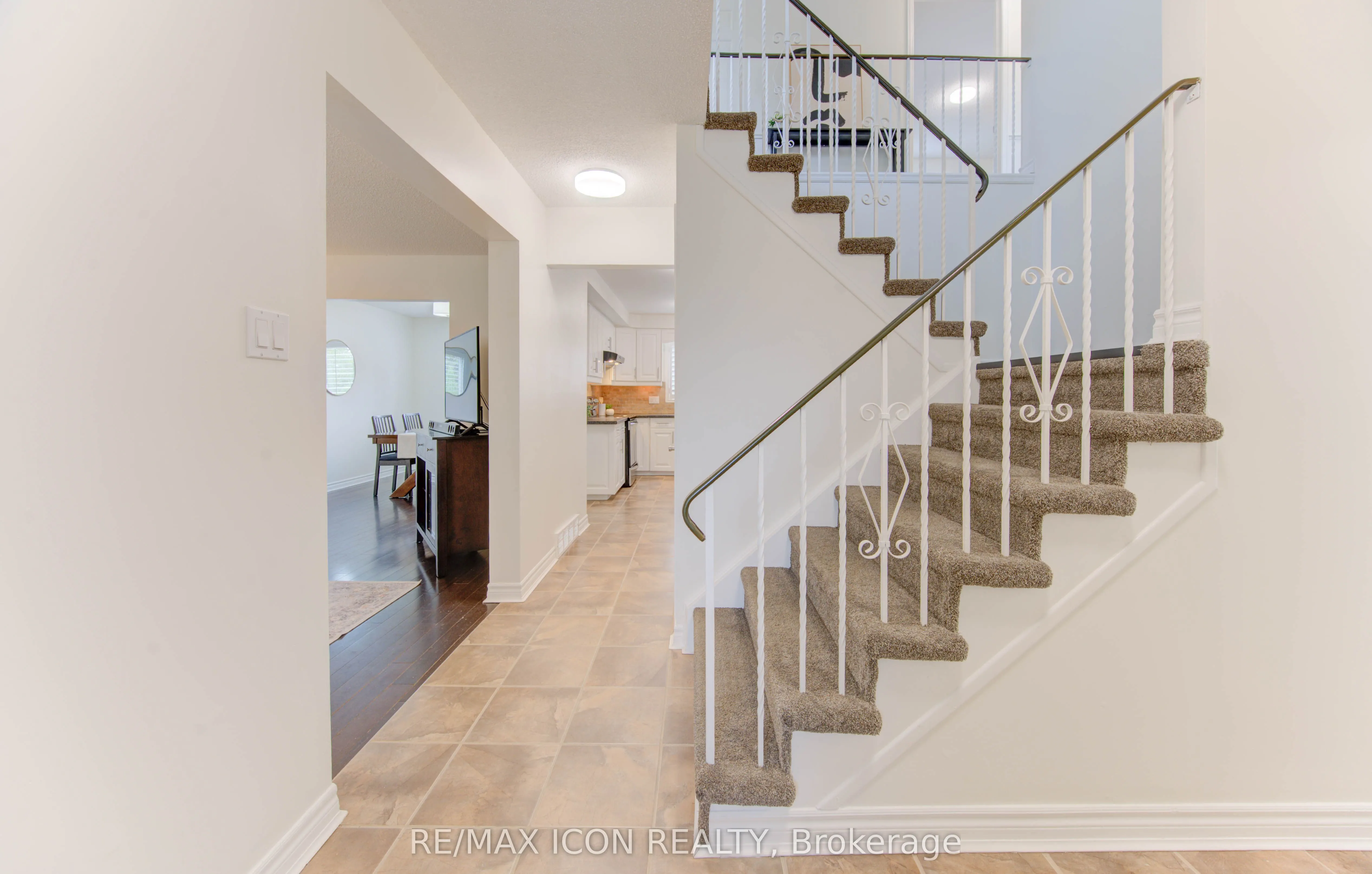 43 Winding Way