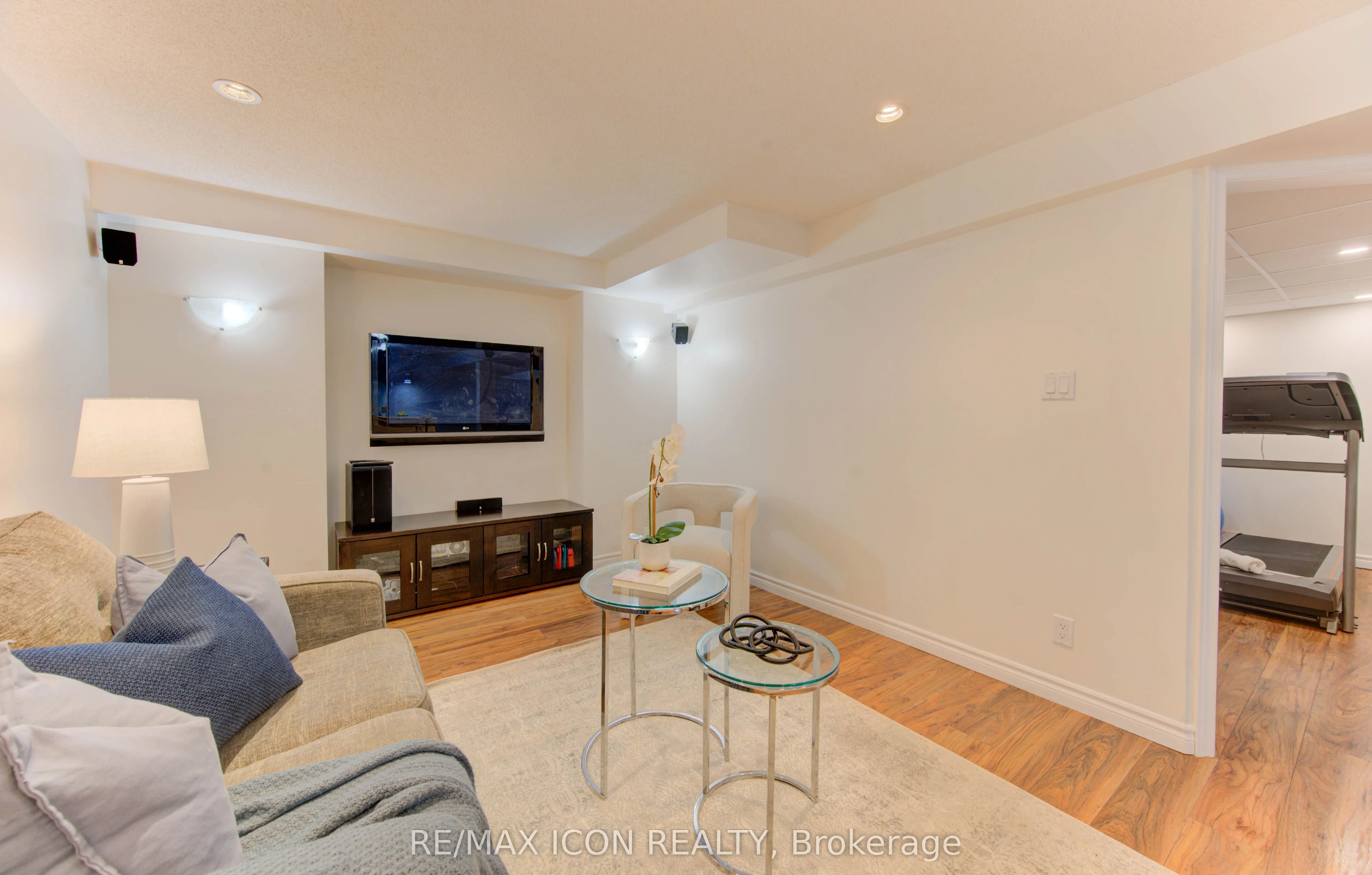 43 Winding Way
