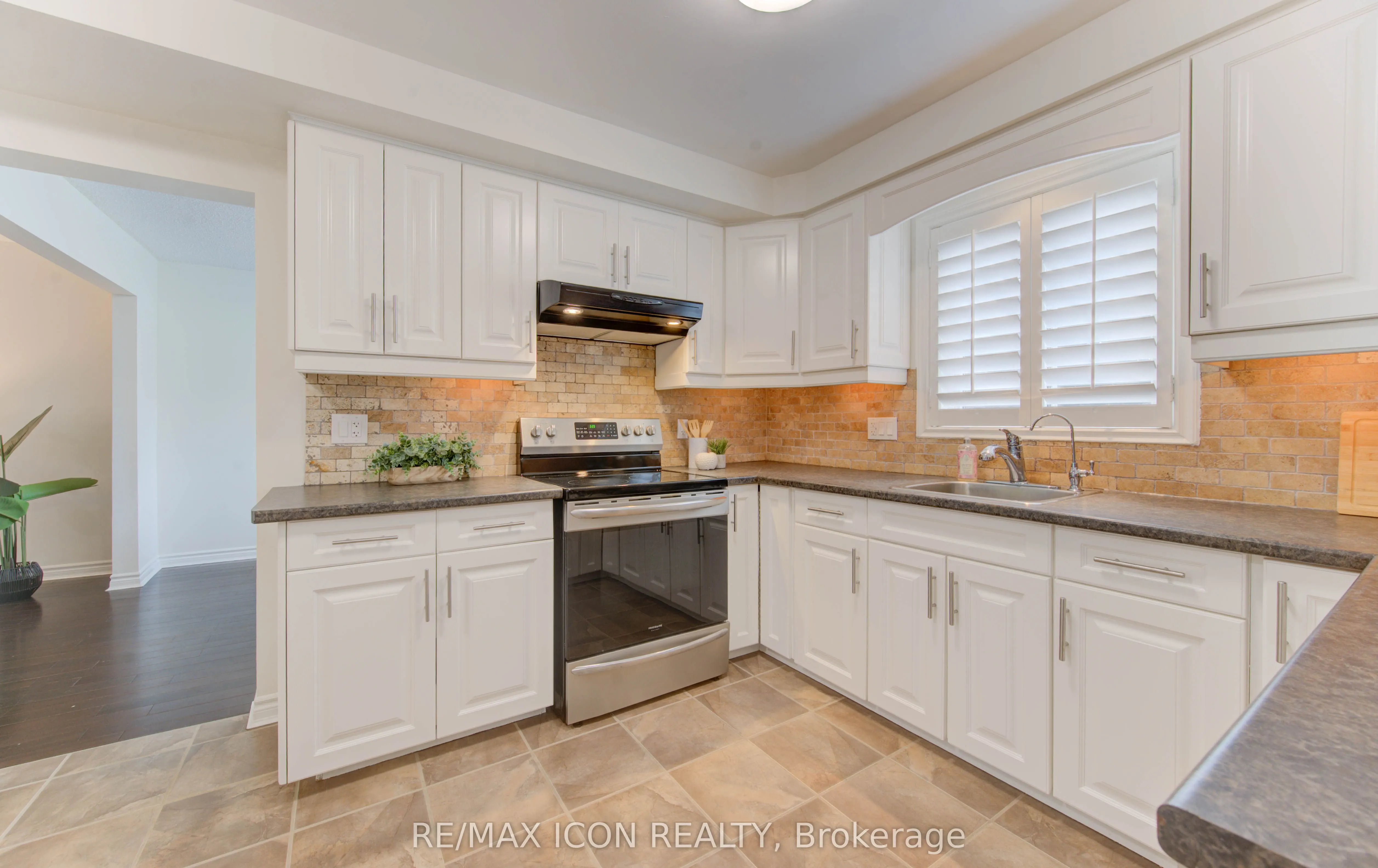 43 Winding Way