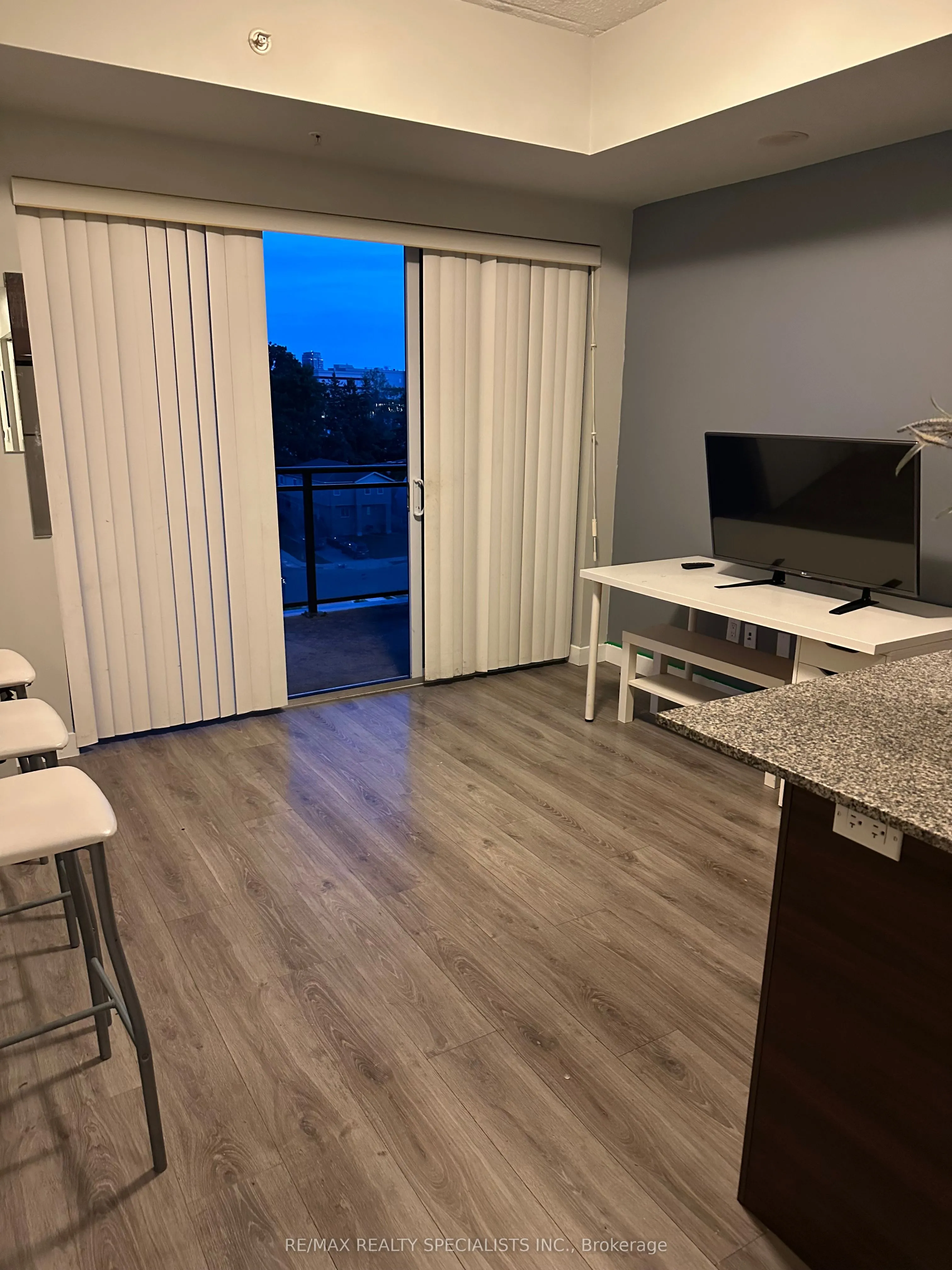 318 SPRUCE Street, #501