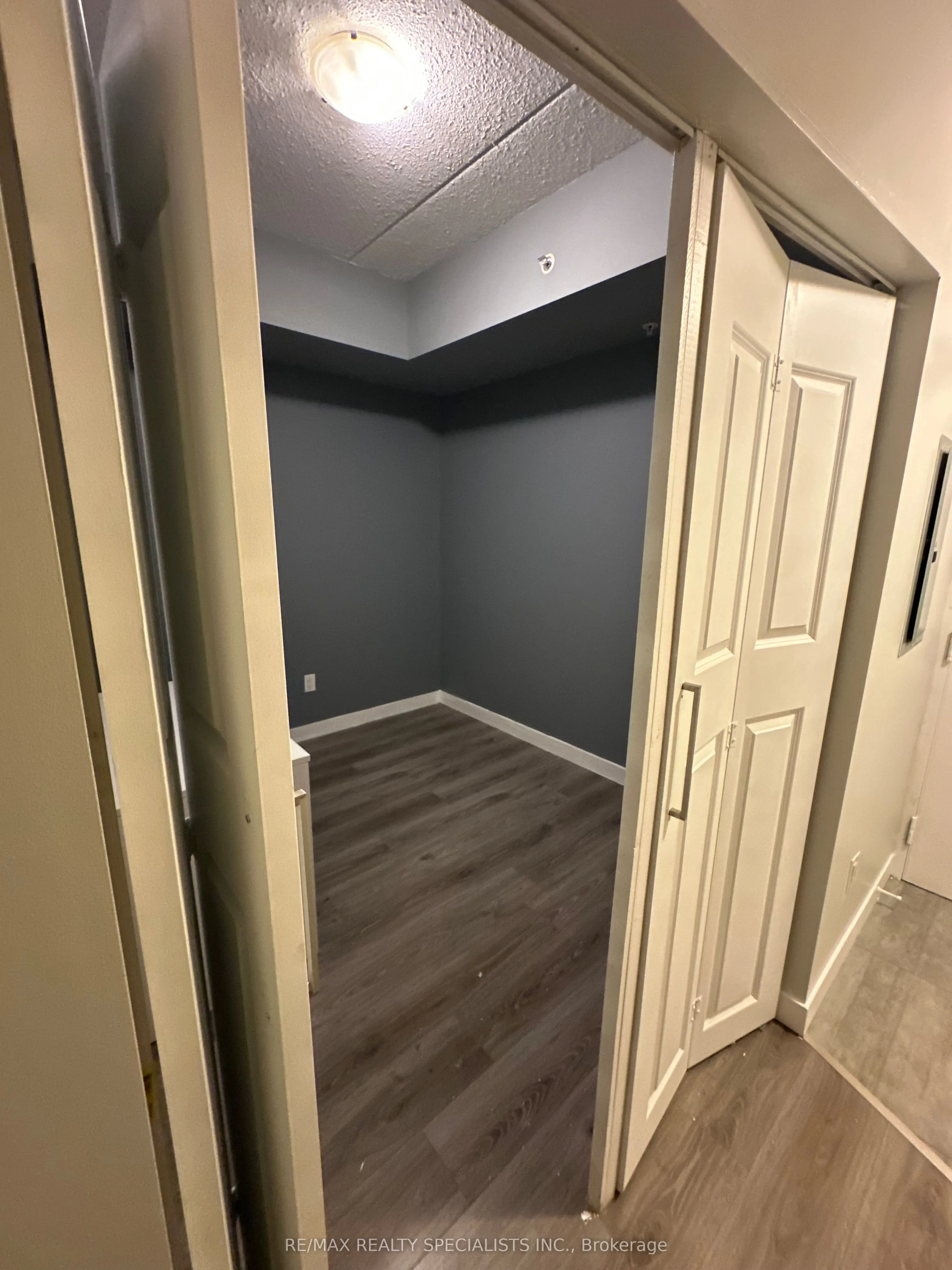 318 SPRUCE Street, #501
