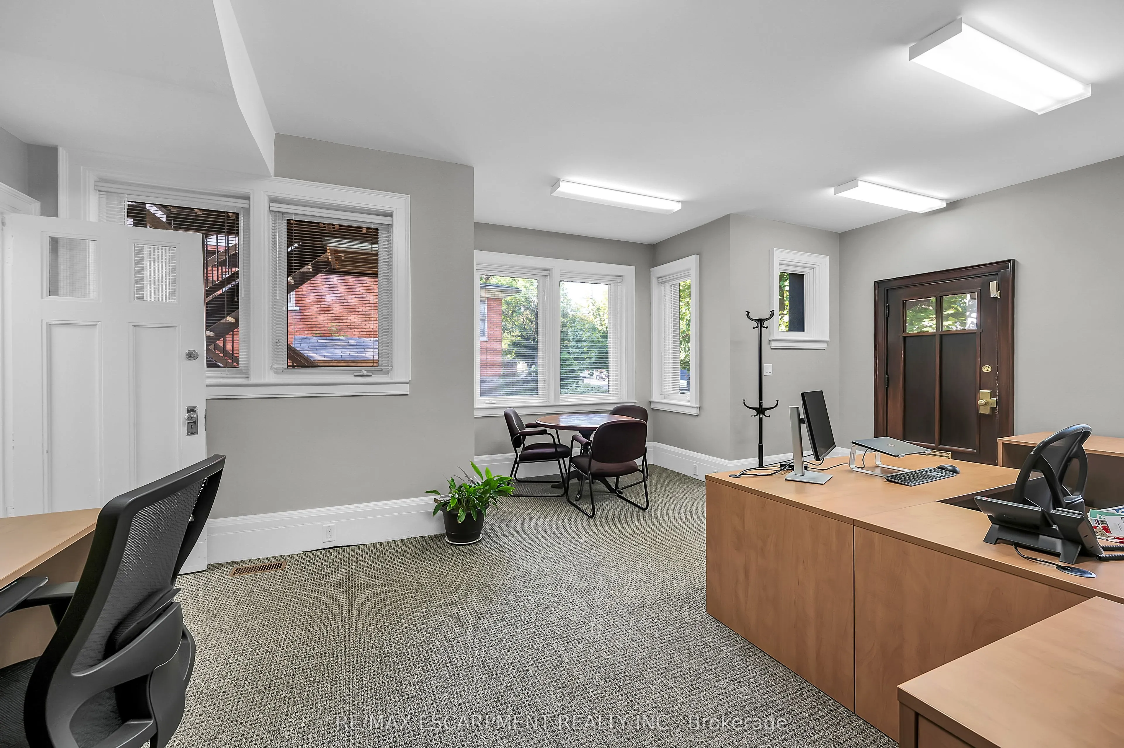 235 QUEEN Street S