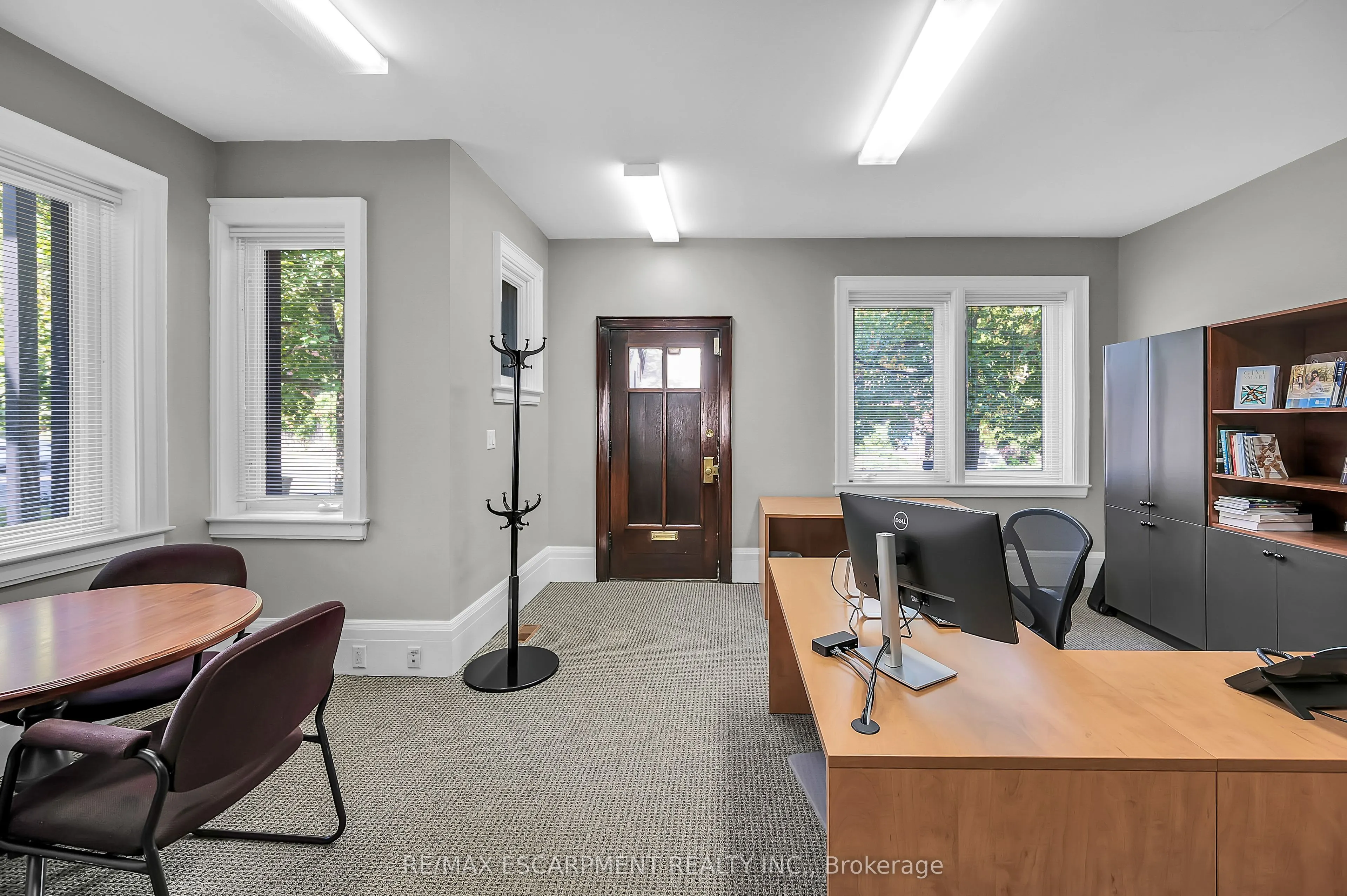 235 QUEEN Street S