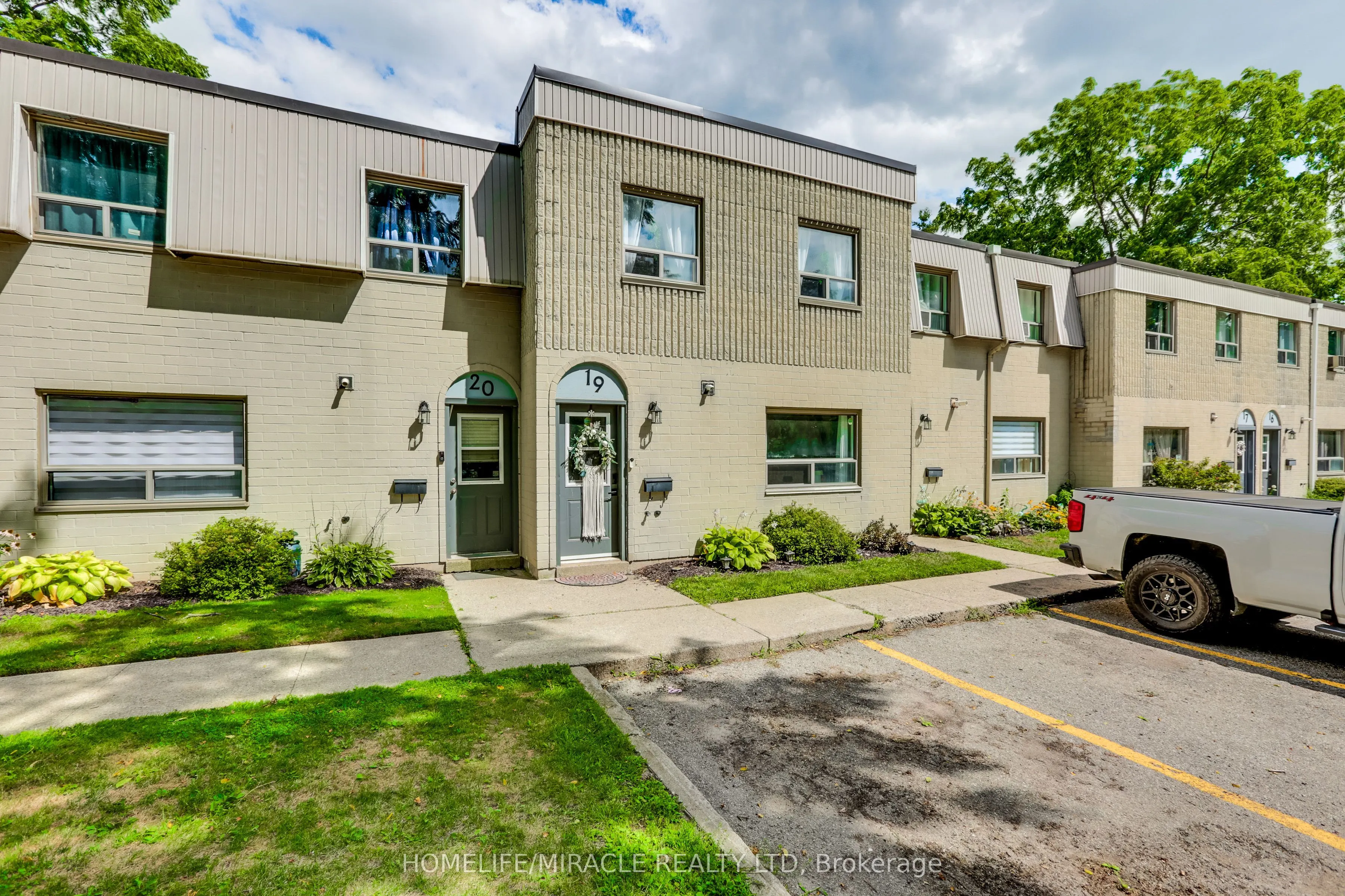 271 Thames Street, #19