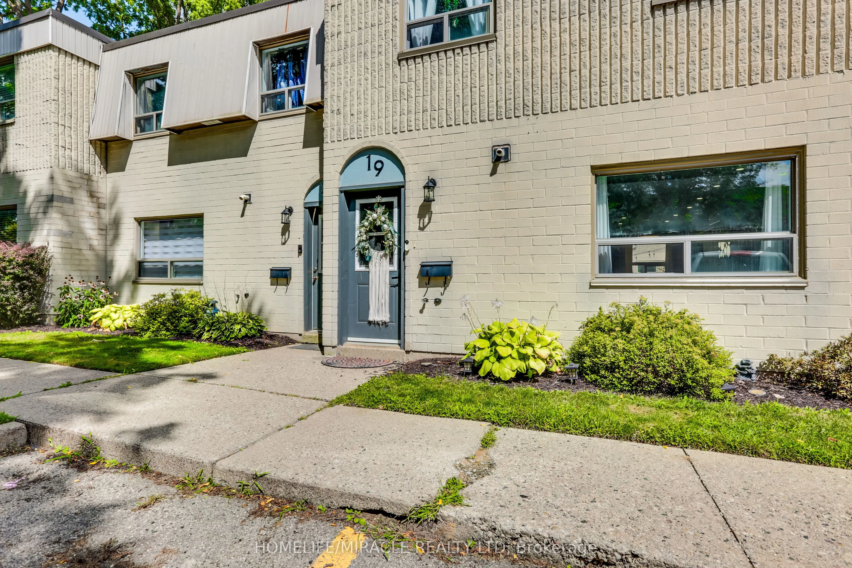 271 Thames Street, #19