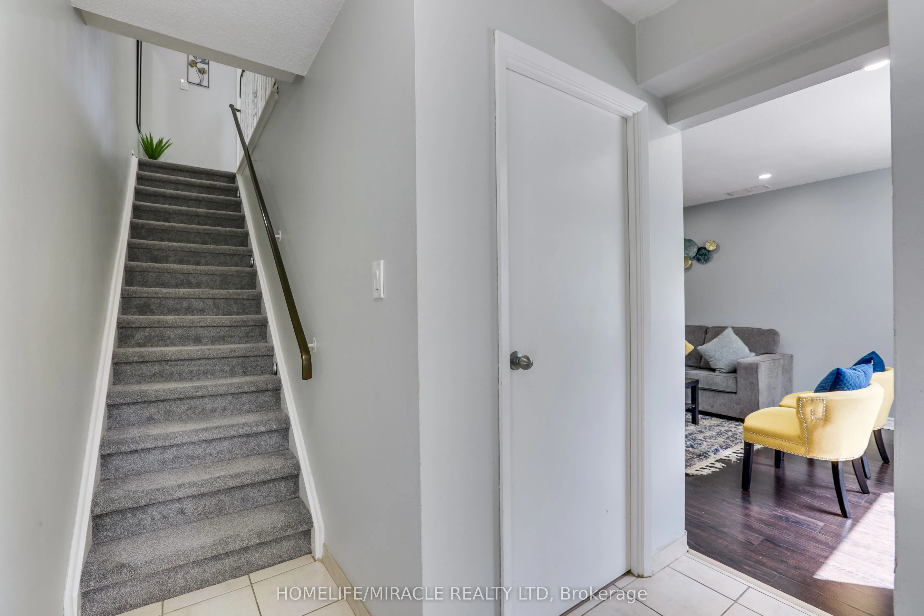 271 Thames Street, #19