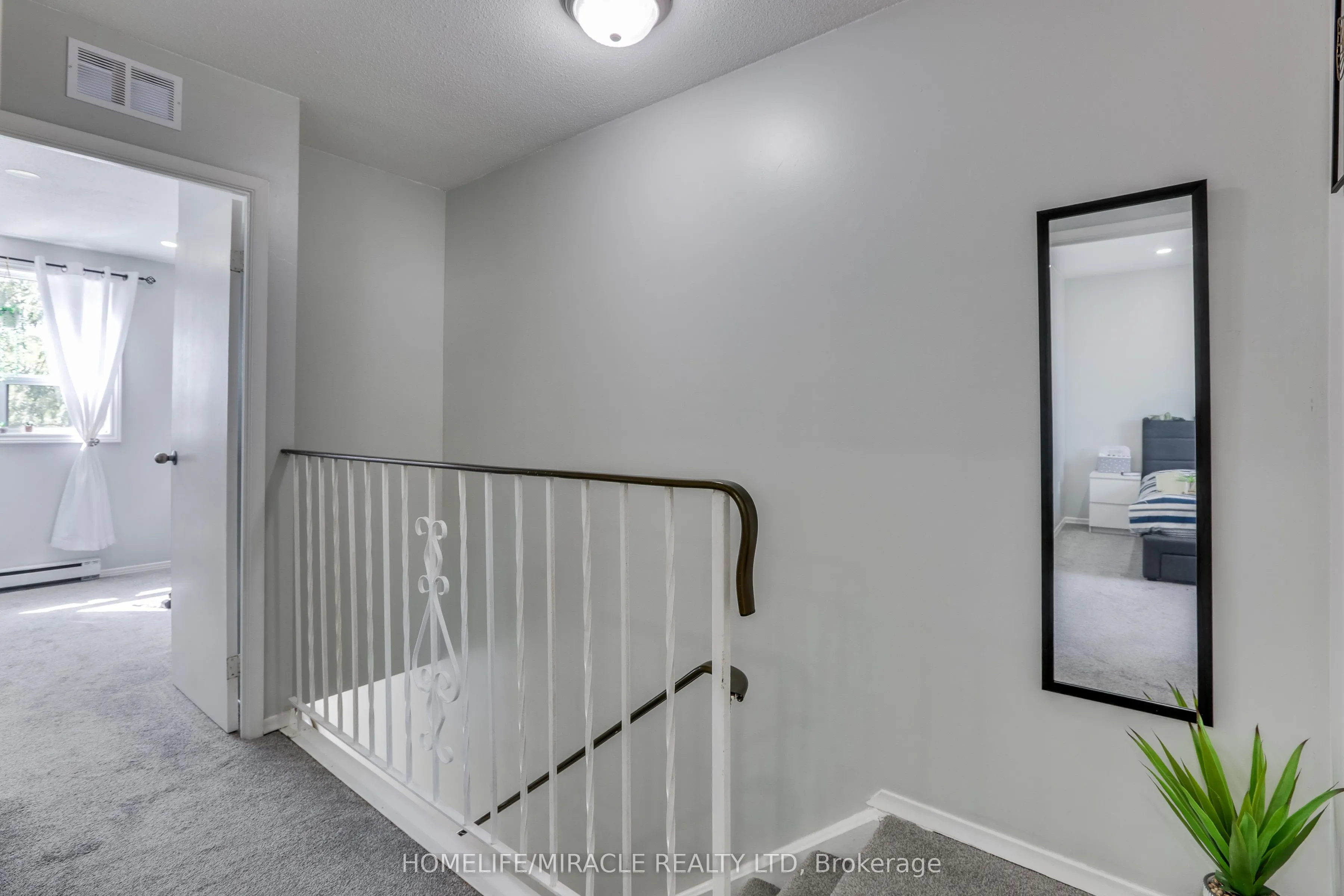 271 Thames Street, #19