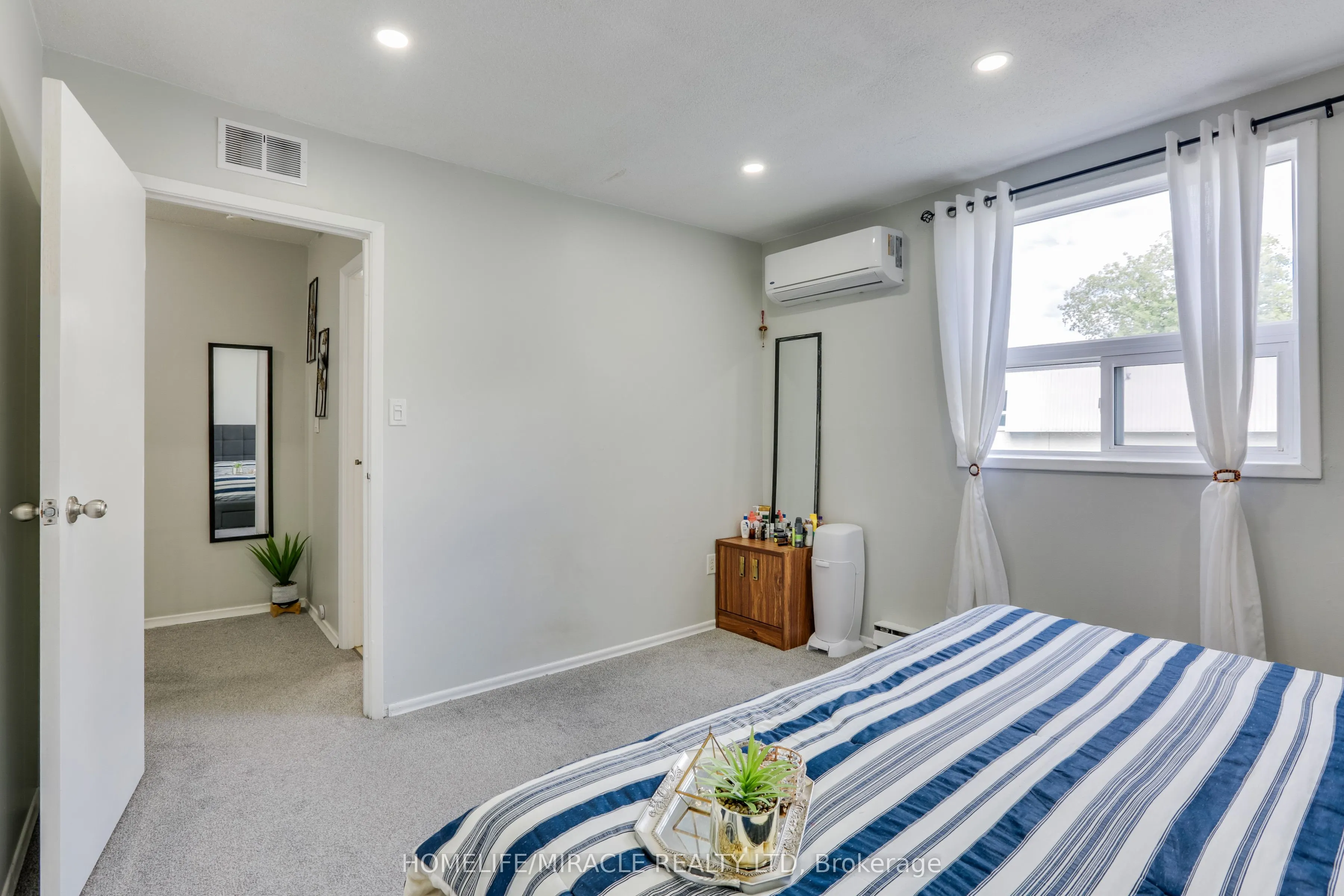 271 Thames Street, #19