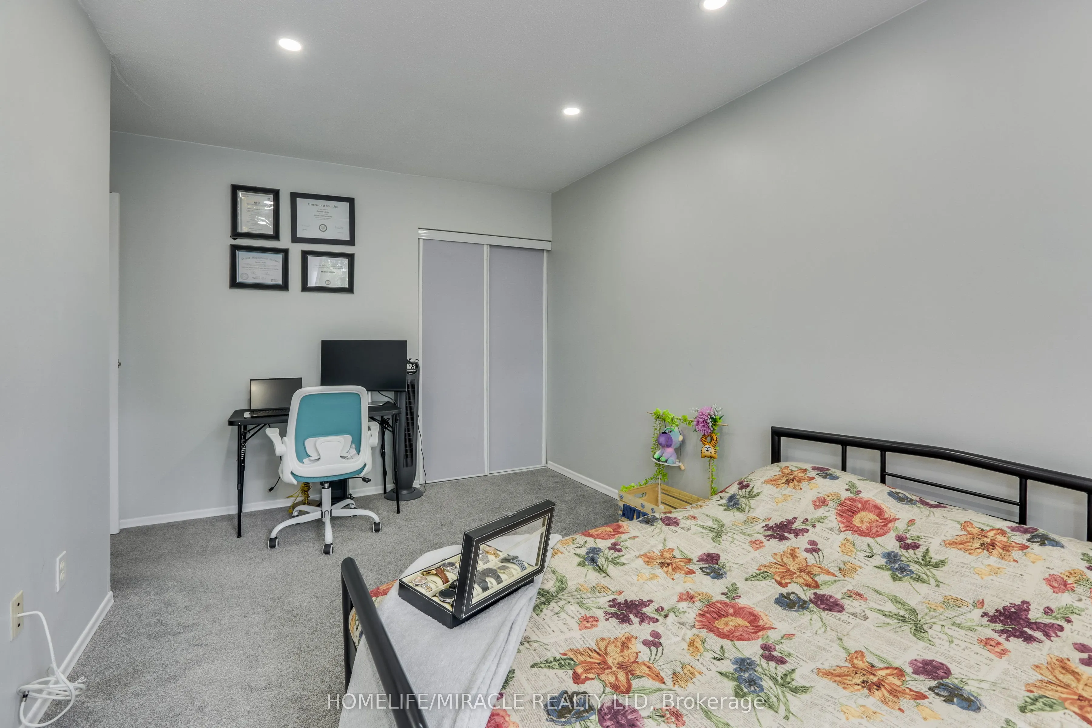 271 Thames Street, #19