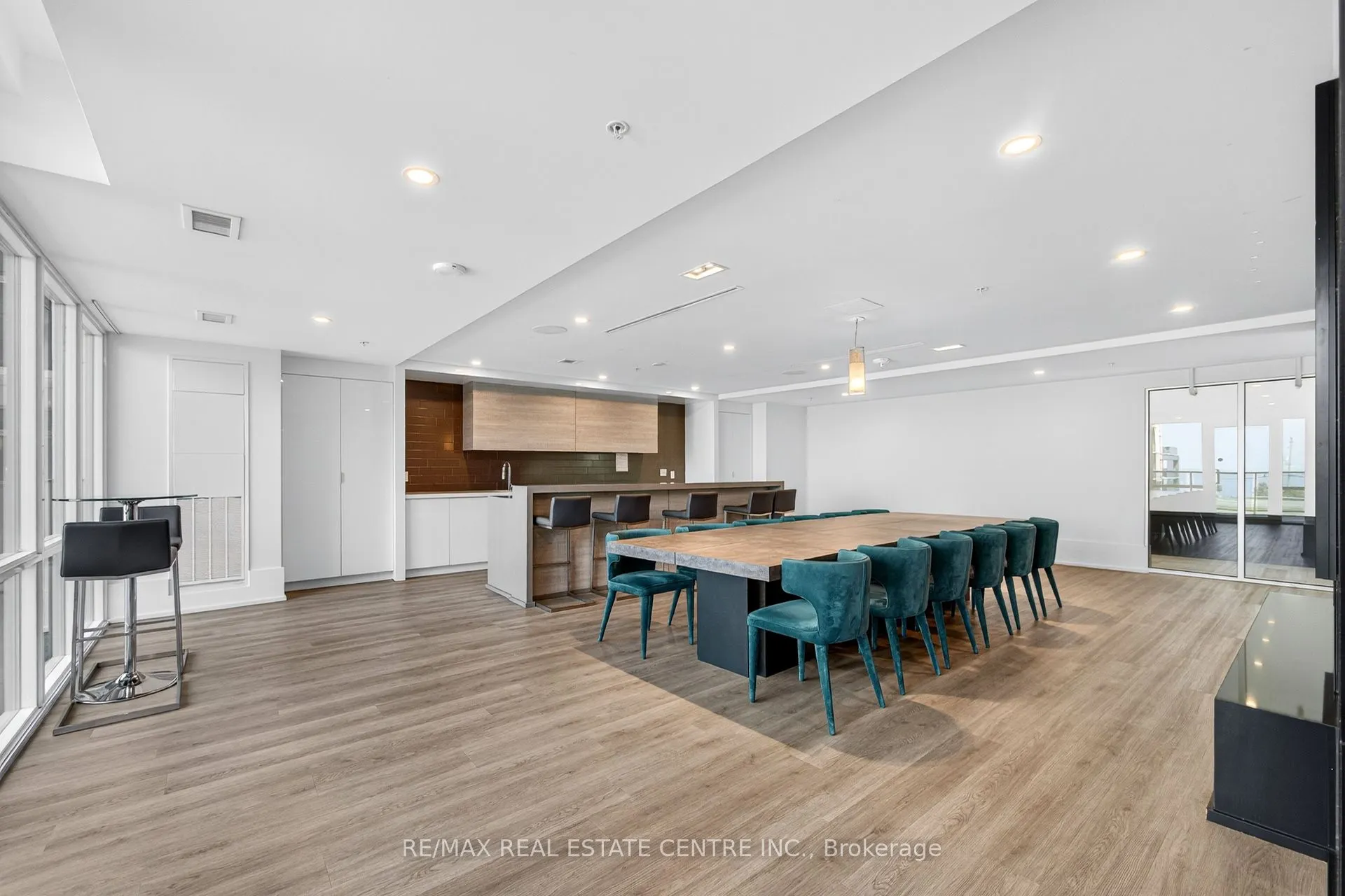 16 Concord Place, #402