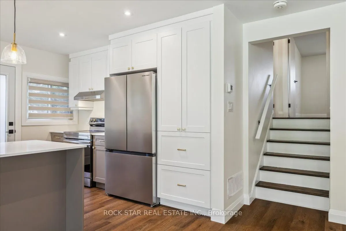 258 Pottruff Road N, #UPPER