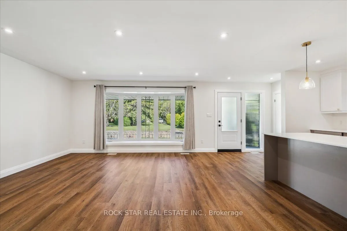 258 Pottruff Road N, #UPPER
