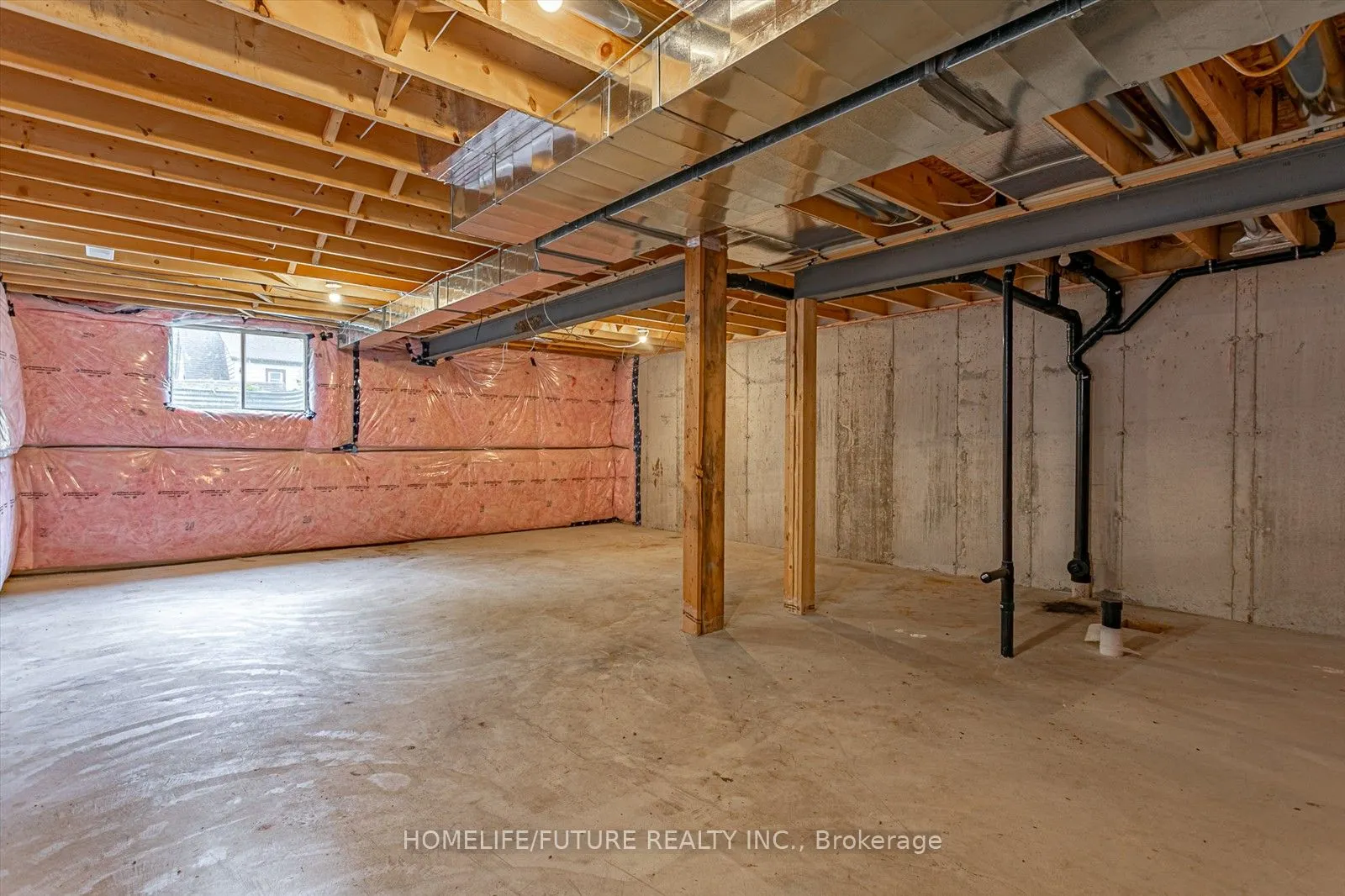 124 King Street E