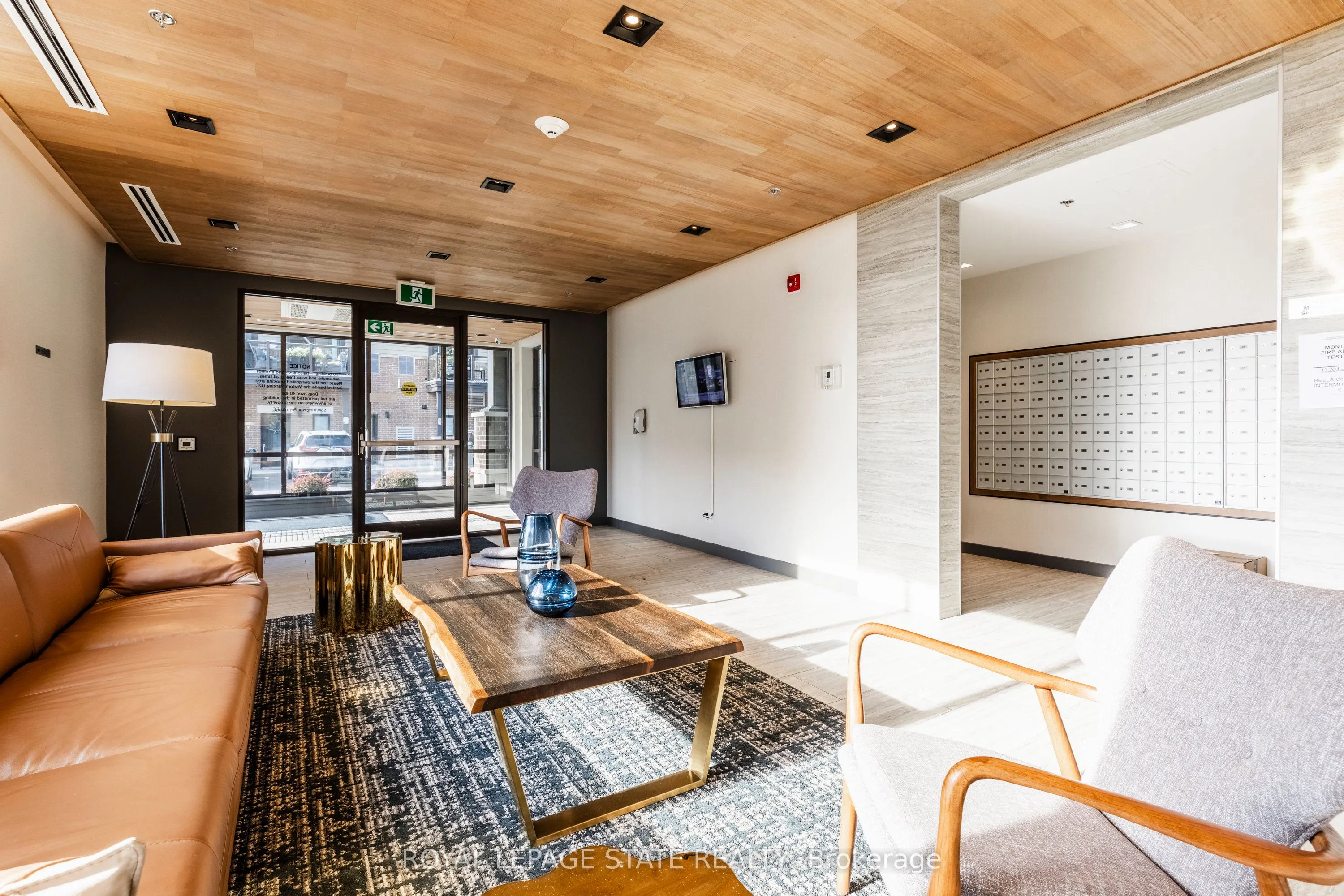 40 Esplanade Lane, #609