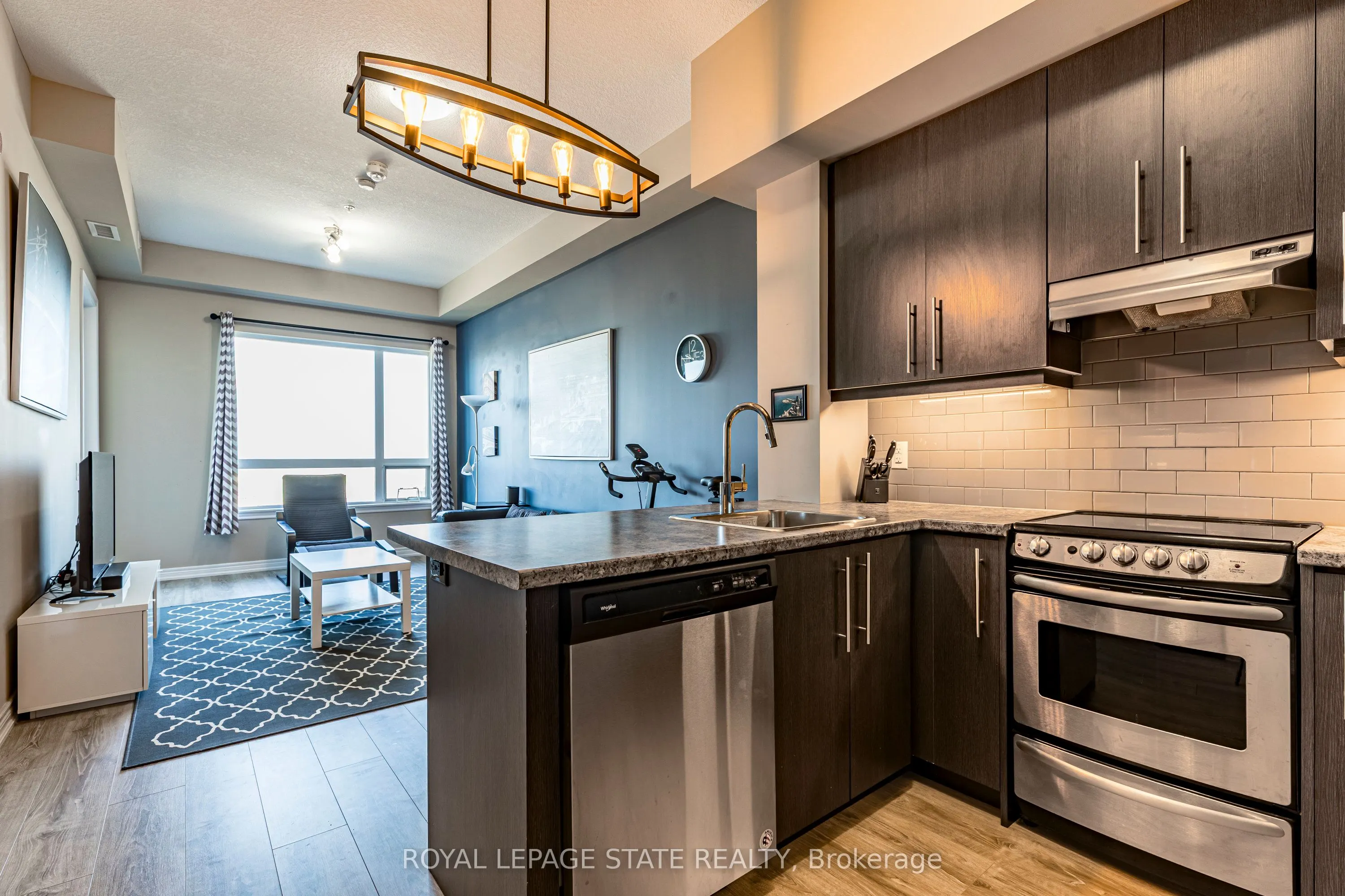 40 Esplanade Lane, #609