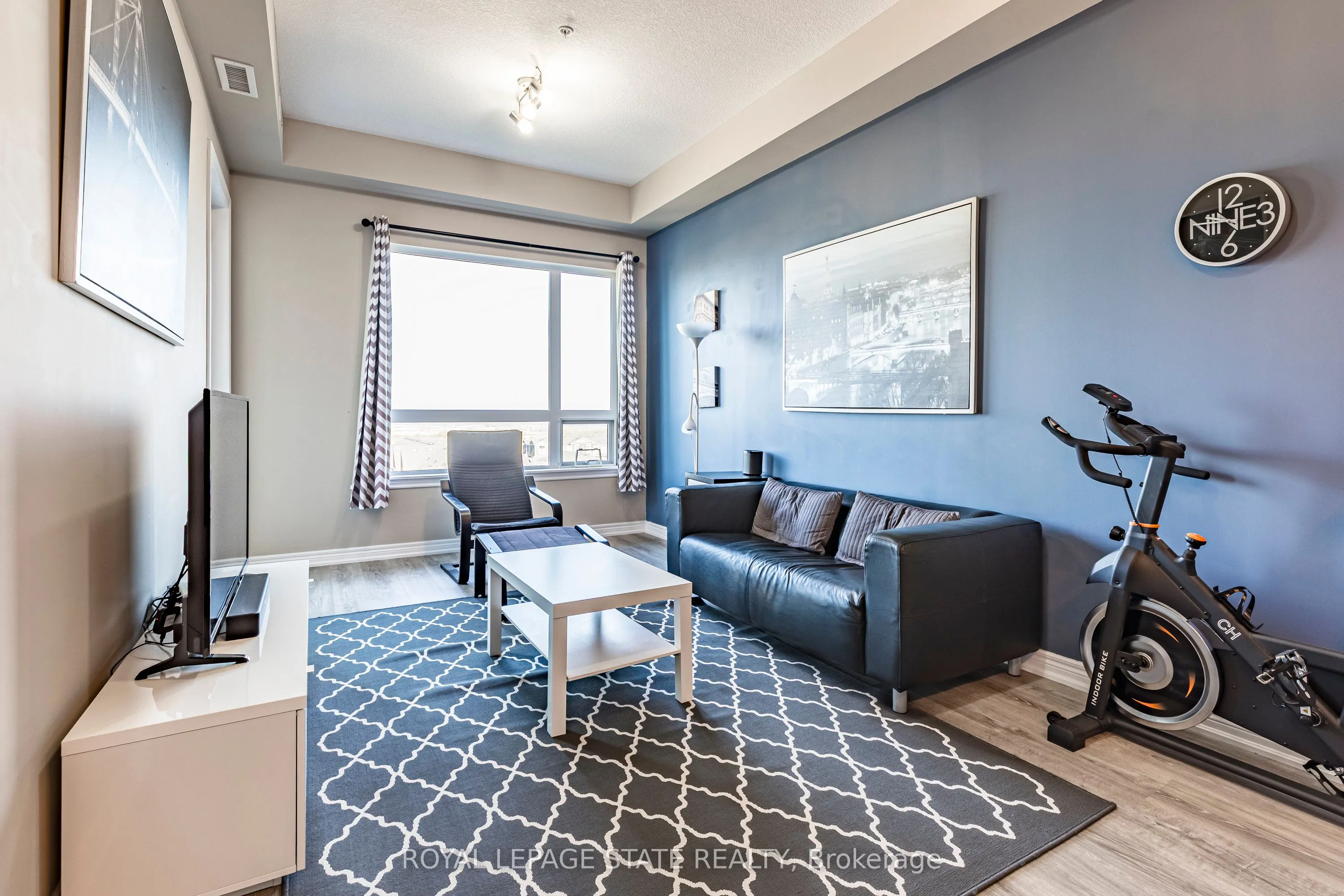 40 Esplanade Lane, #609