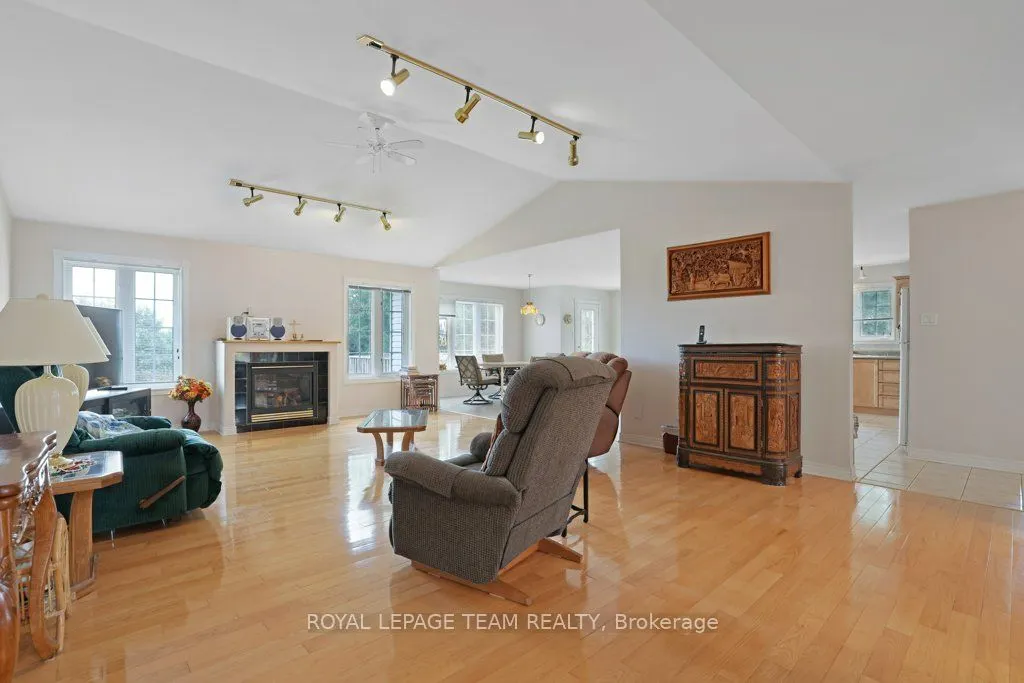 2120 Trailwood Drive