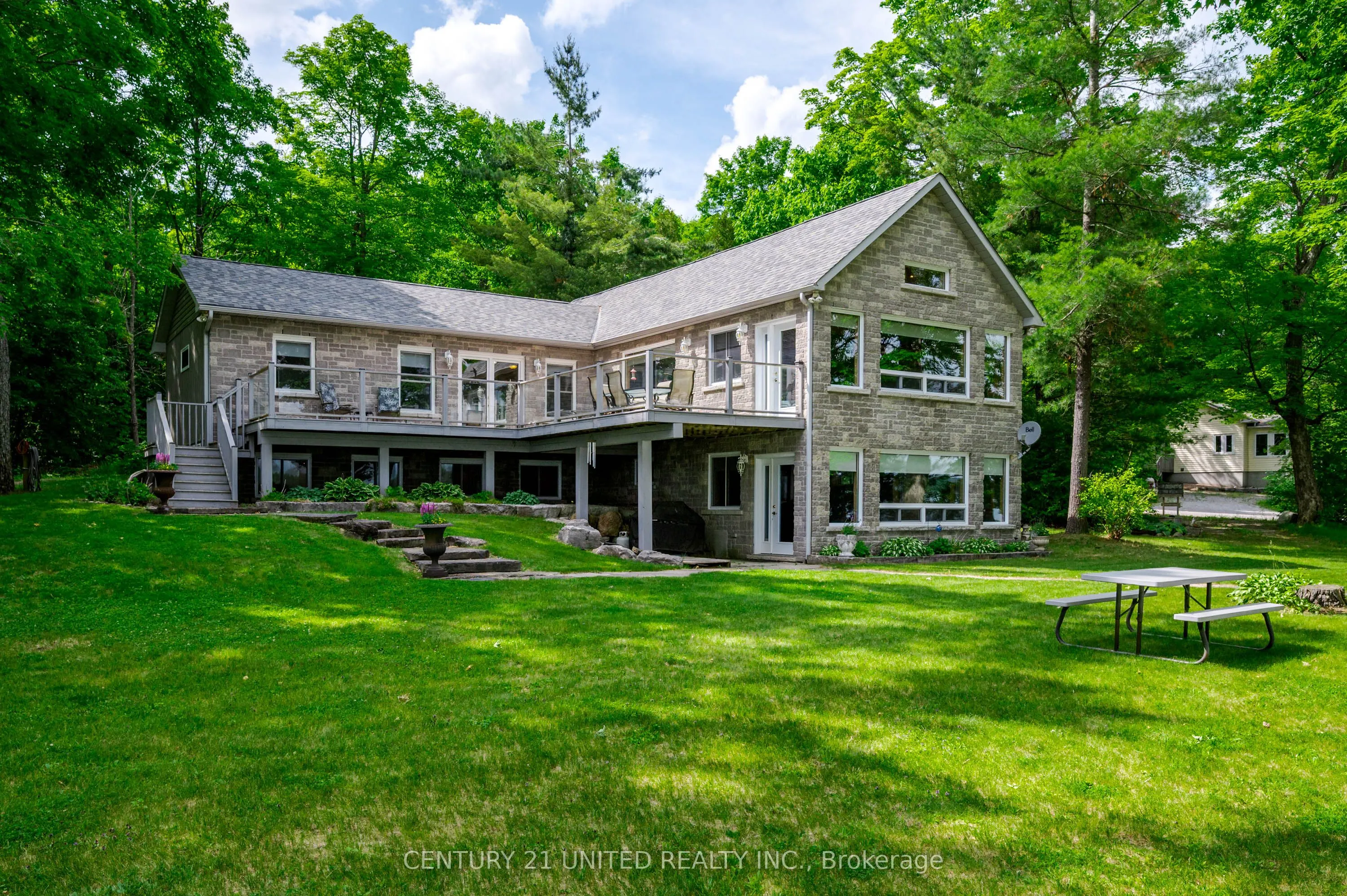 3069 Clear Lake Road W