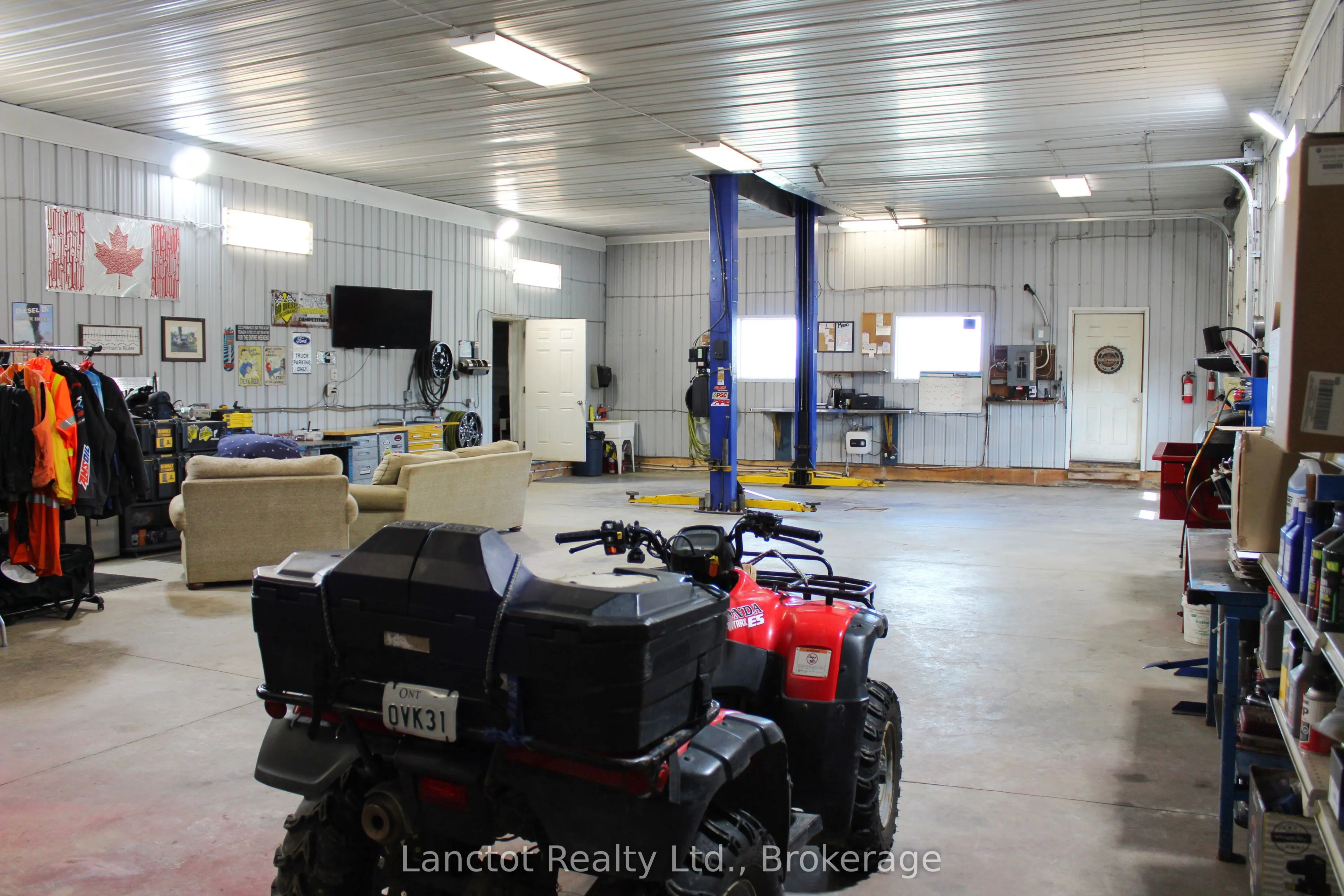 402558 Grey Road 17