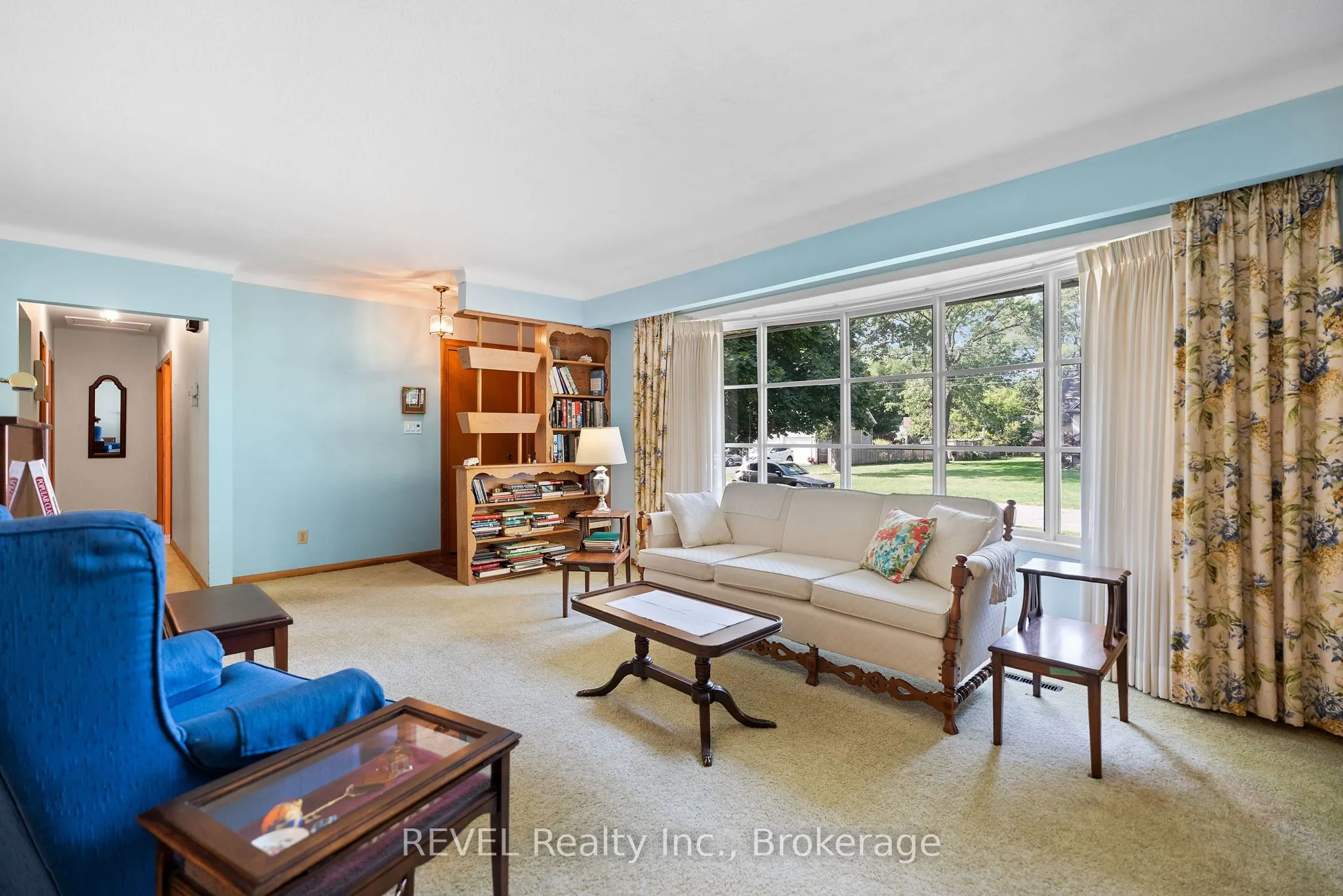 5548 Hodgson Avenue