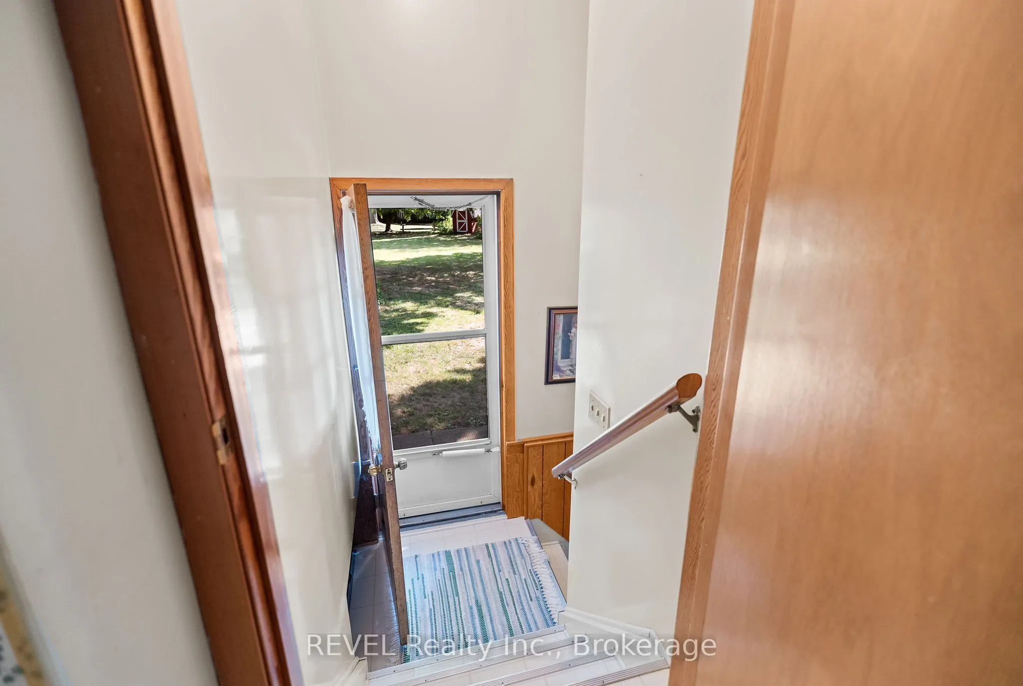 5548 Hodgson Avenue