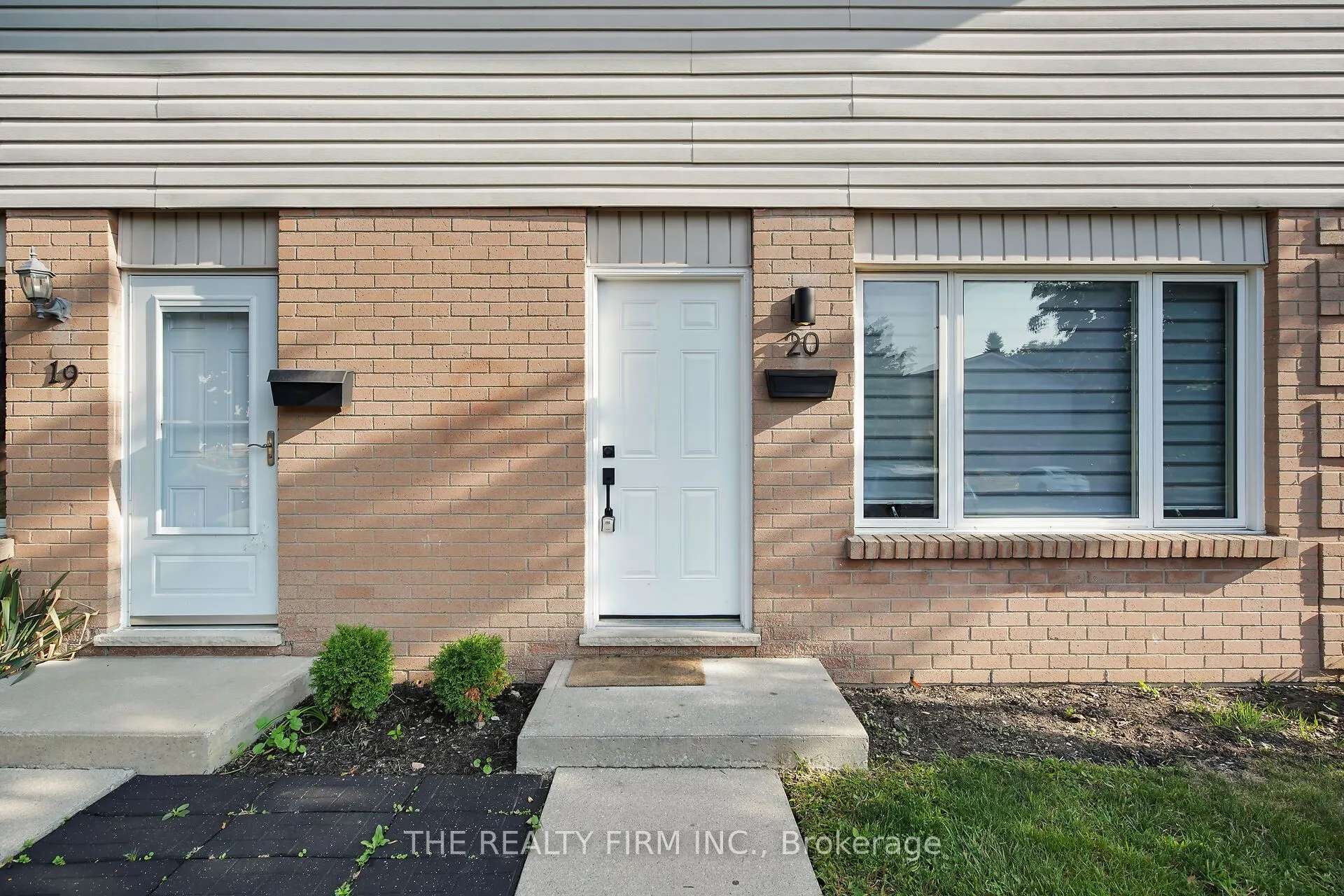 75 Gatewood Place S, #20