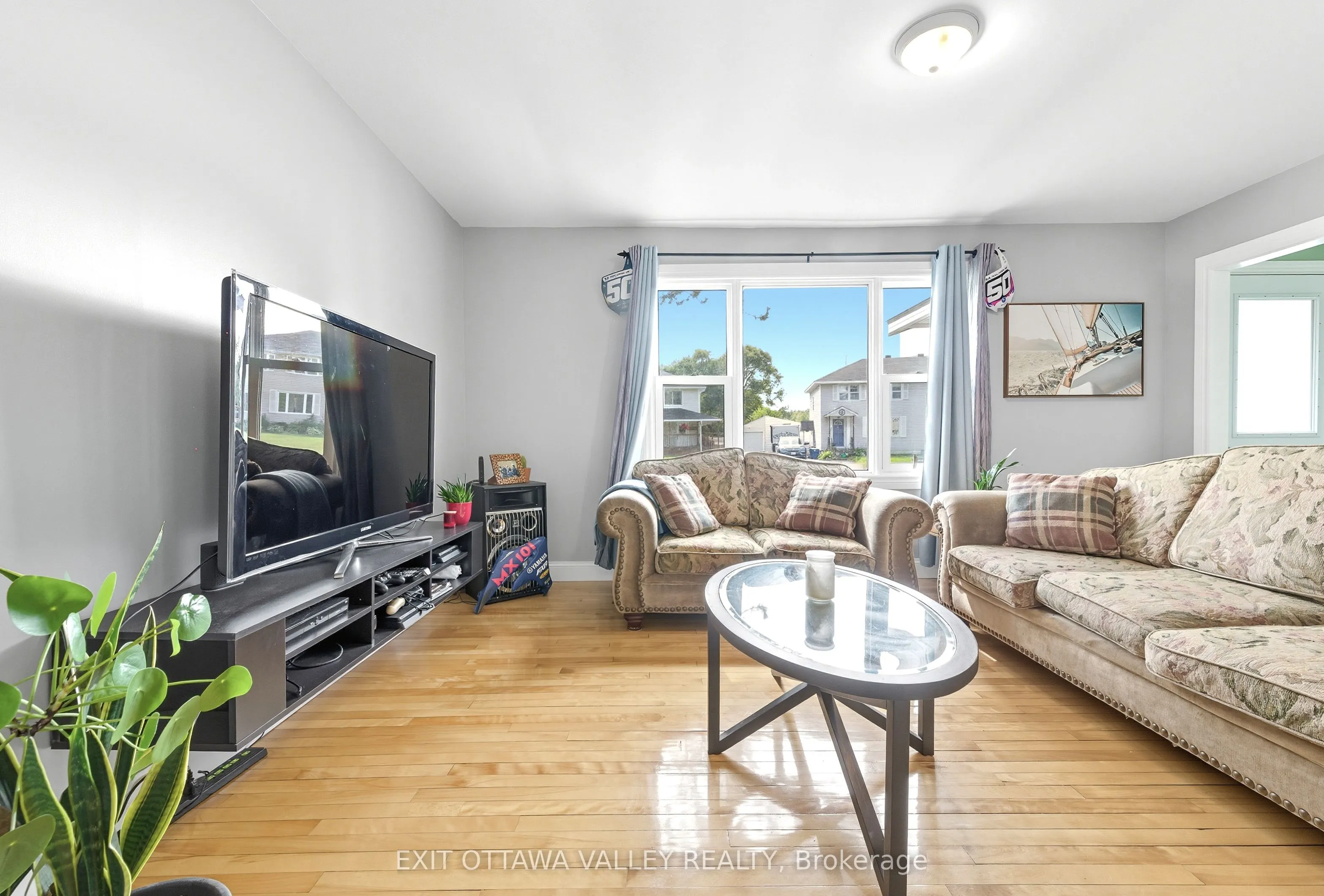 6 Faraday Crescent