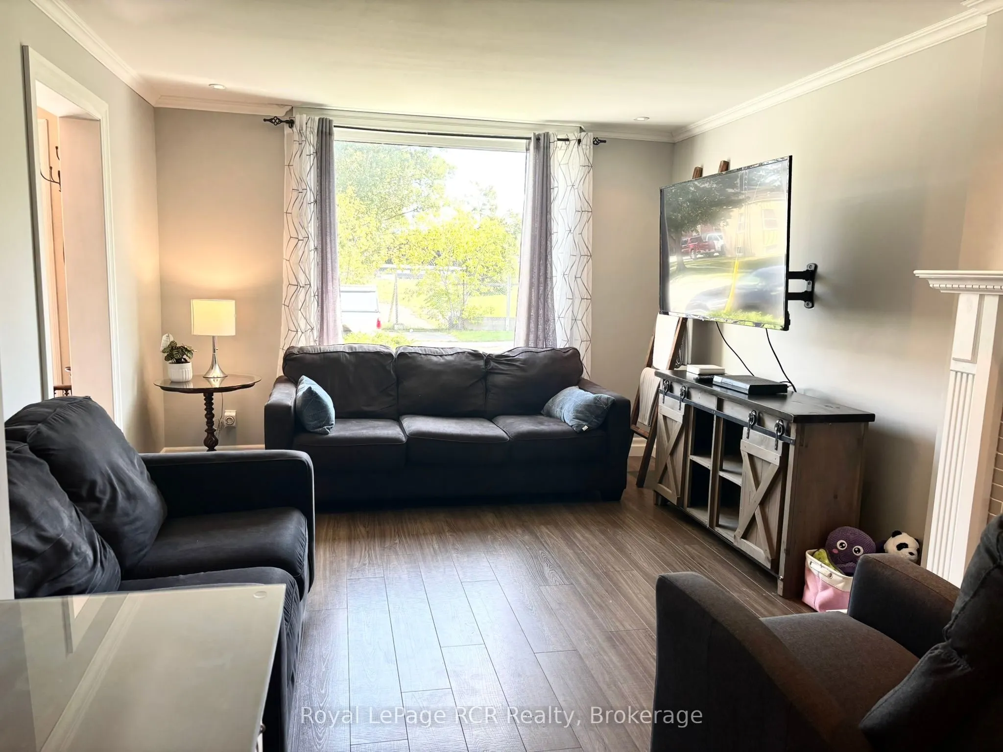 1198 2nd Avenue W