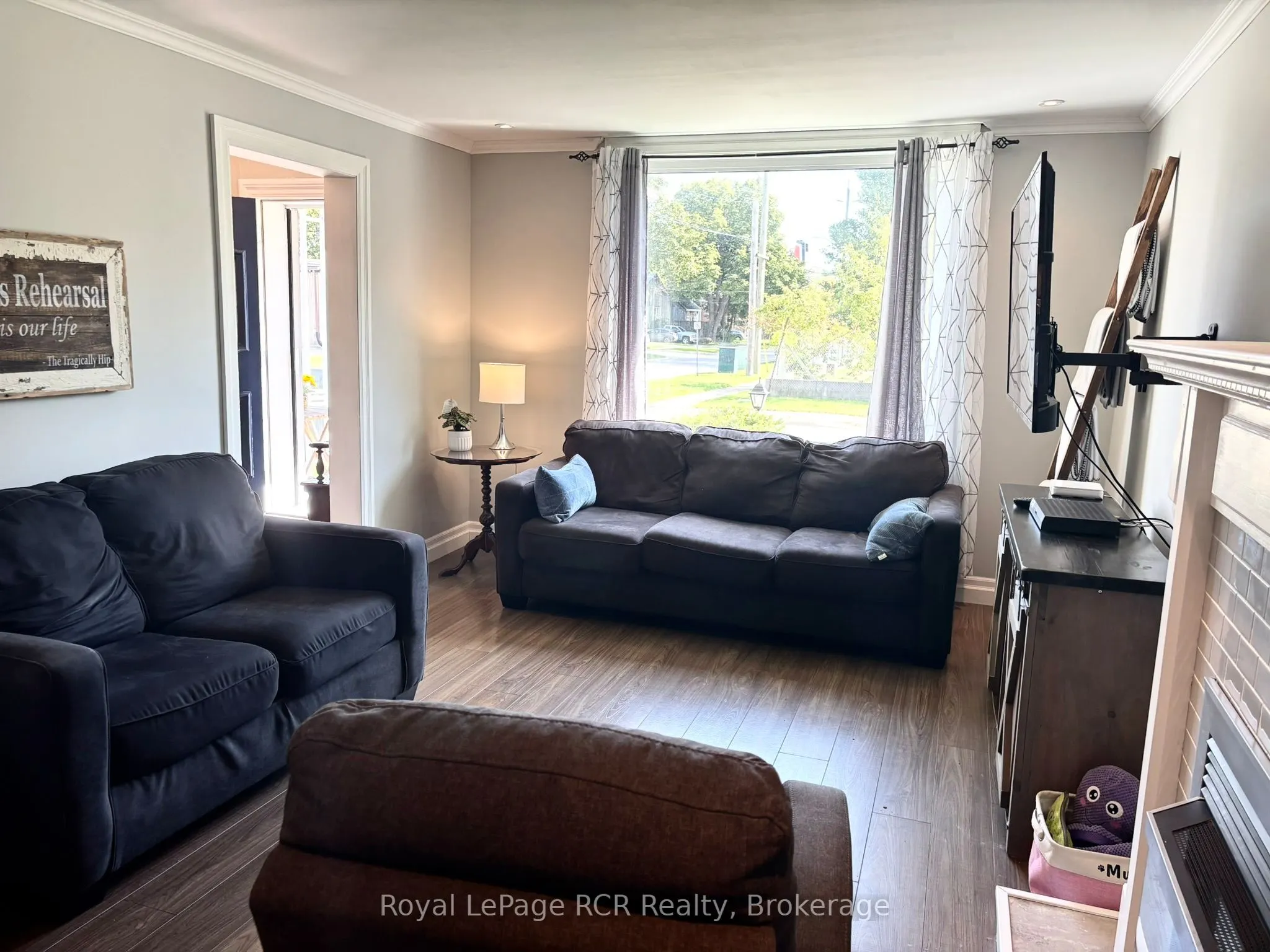 1198 2nd Avenue W