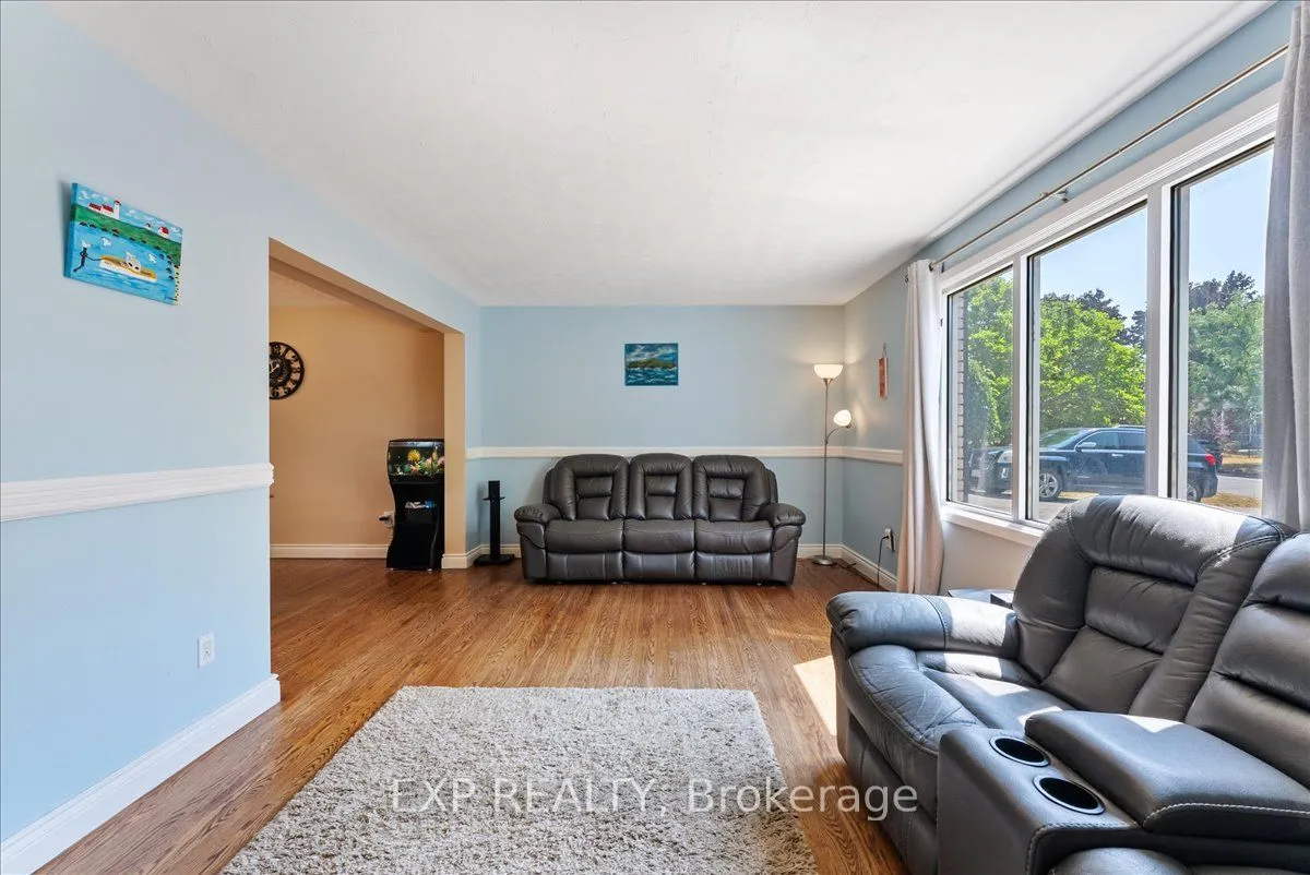 822 Foxe Street