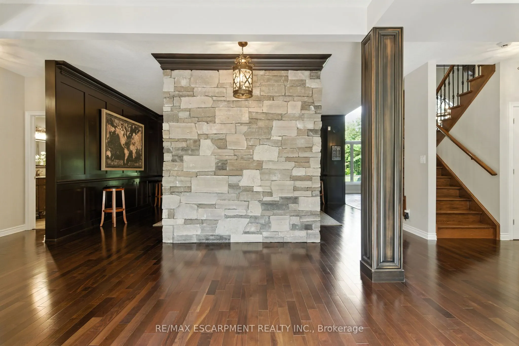 26 PARKSHORE Place
