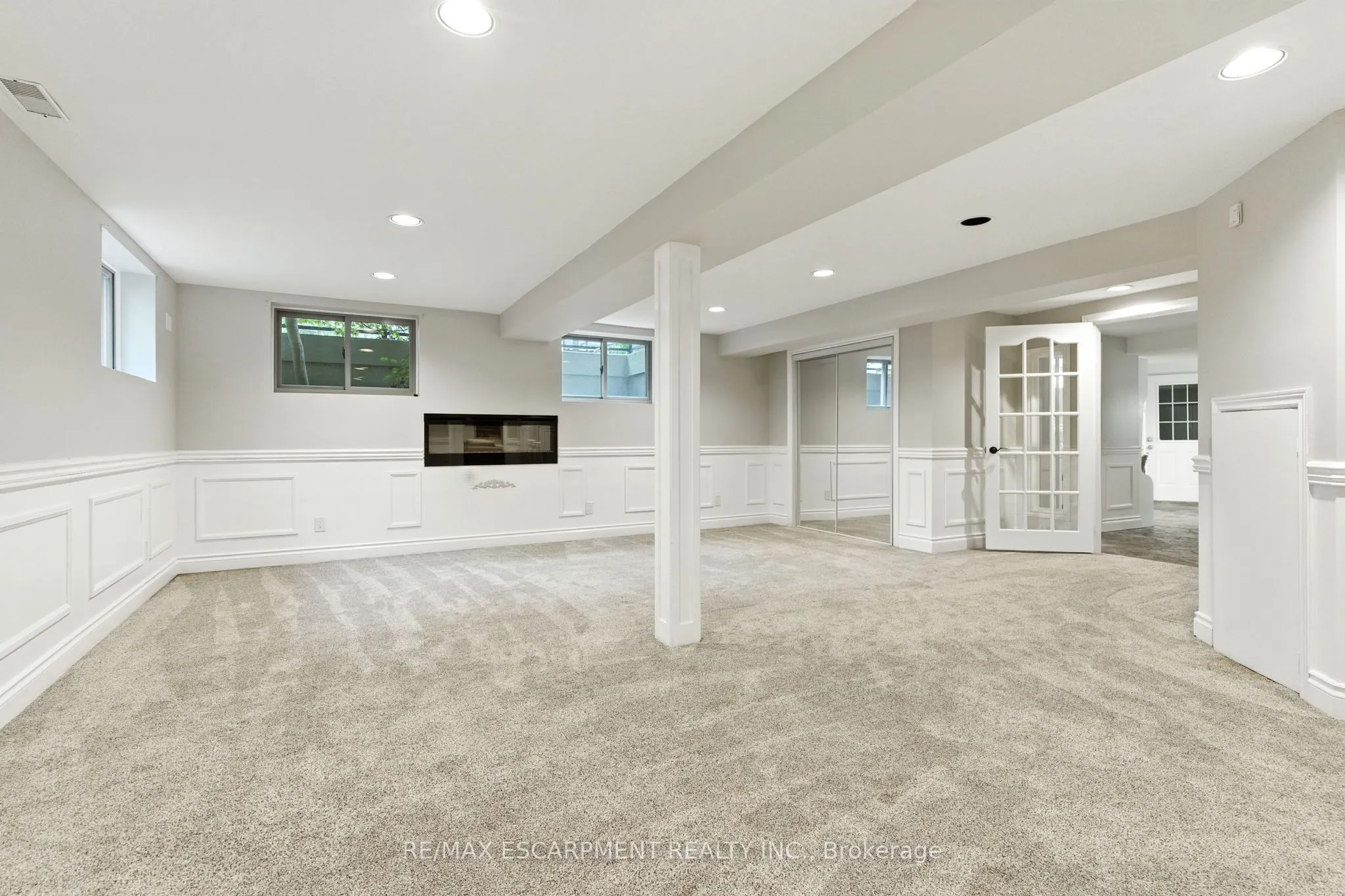 26 PARKSHORE Place