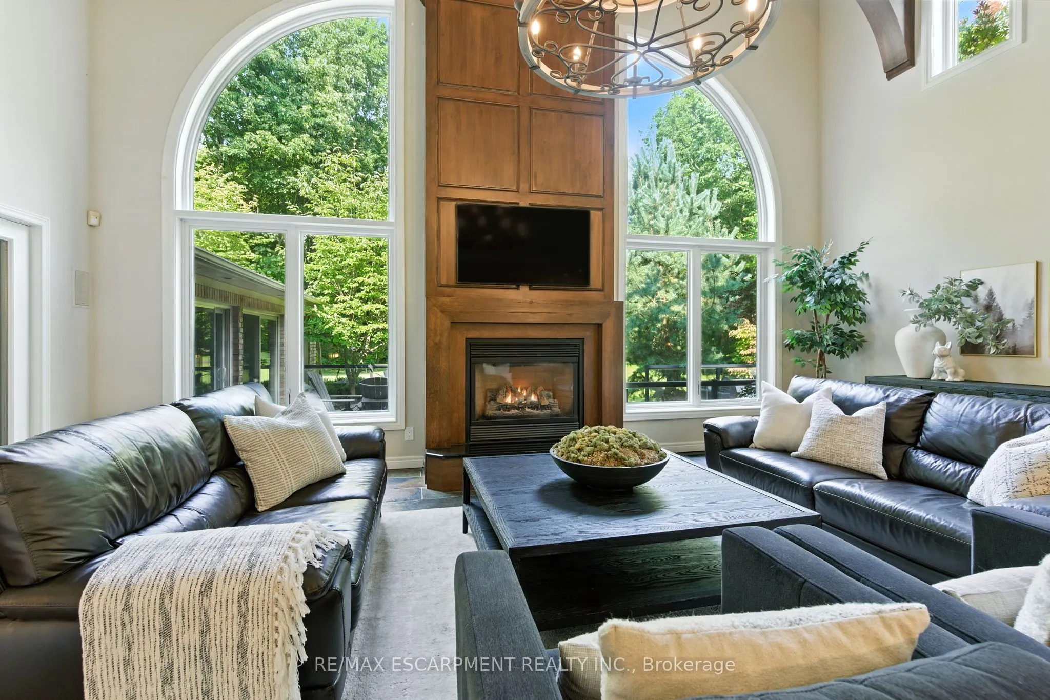 26 PARKSHORE Place