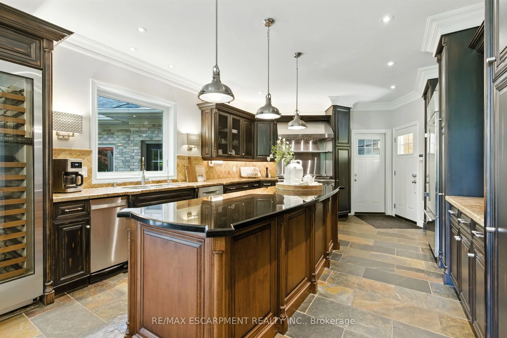26 PARKSHORE Place