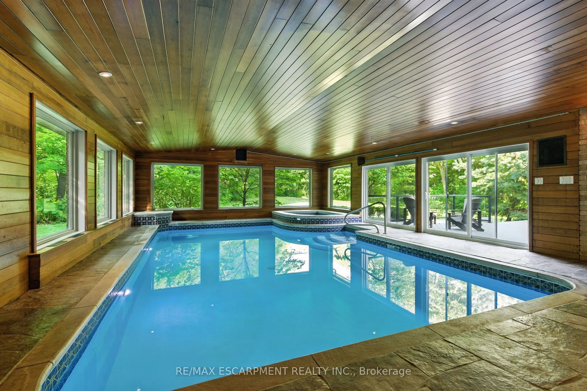 26 PARKSHORE Place