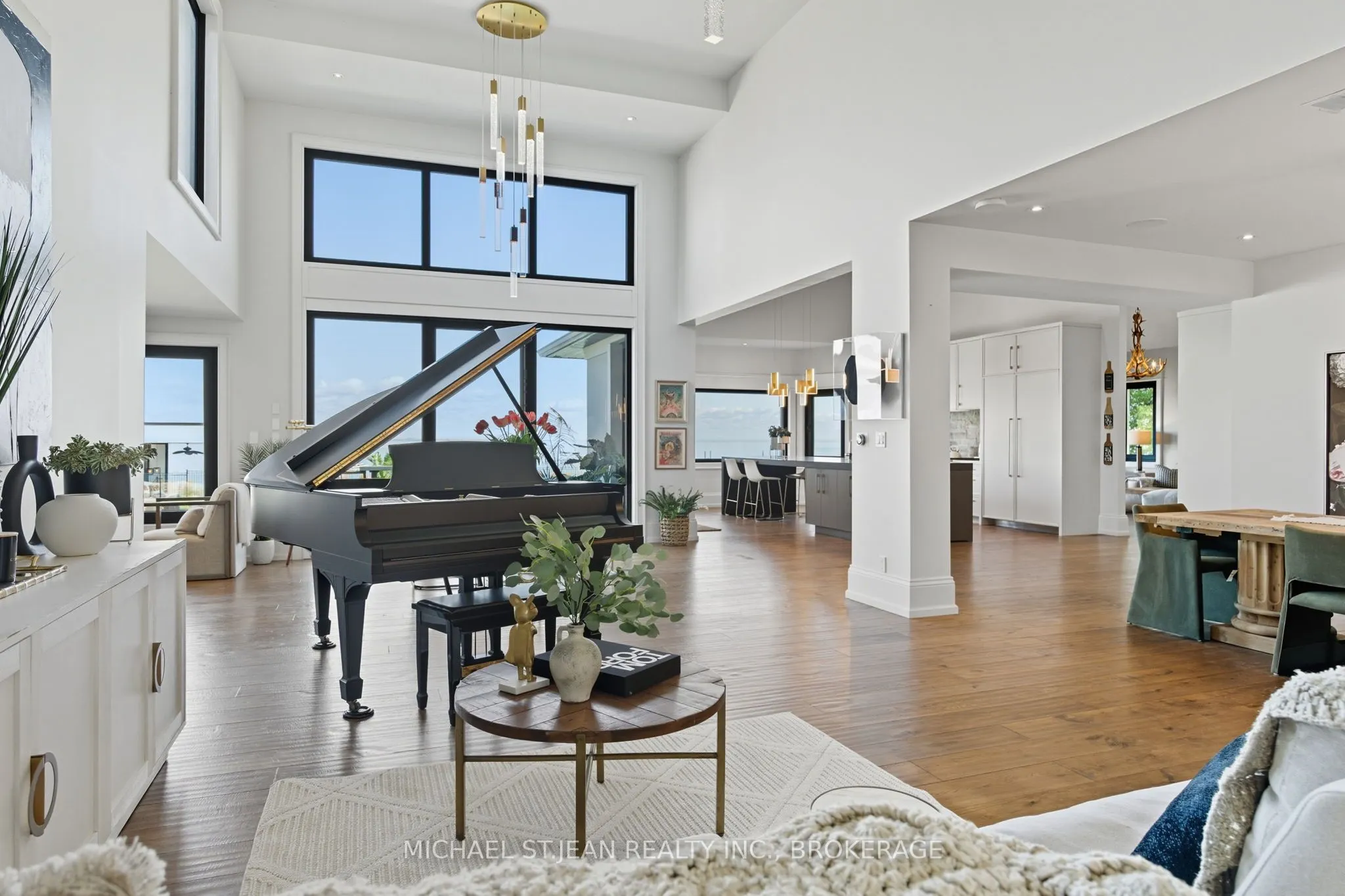 9 Lochside Drive