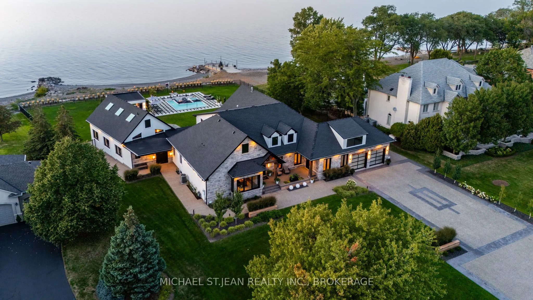 9 Lochside Drive