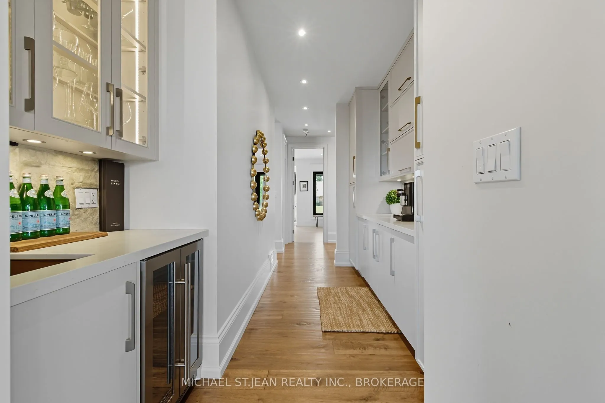 9 Lochside Drive