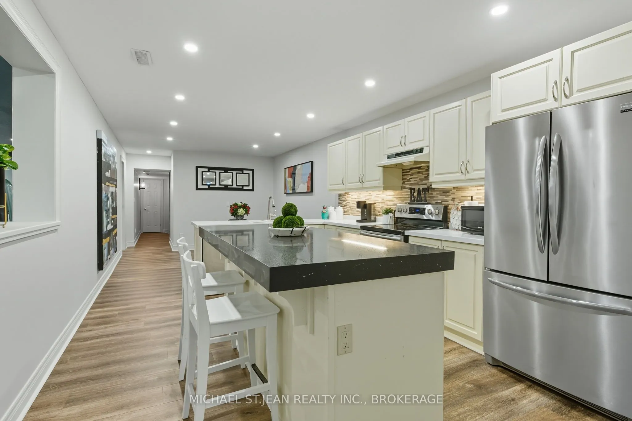 9 Lochside Drive
