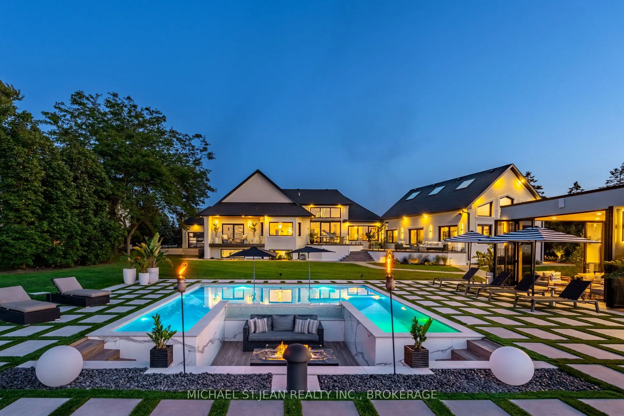 9 Lochside Drive