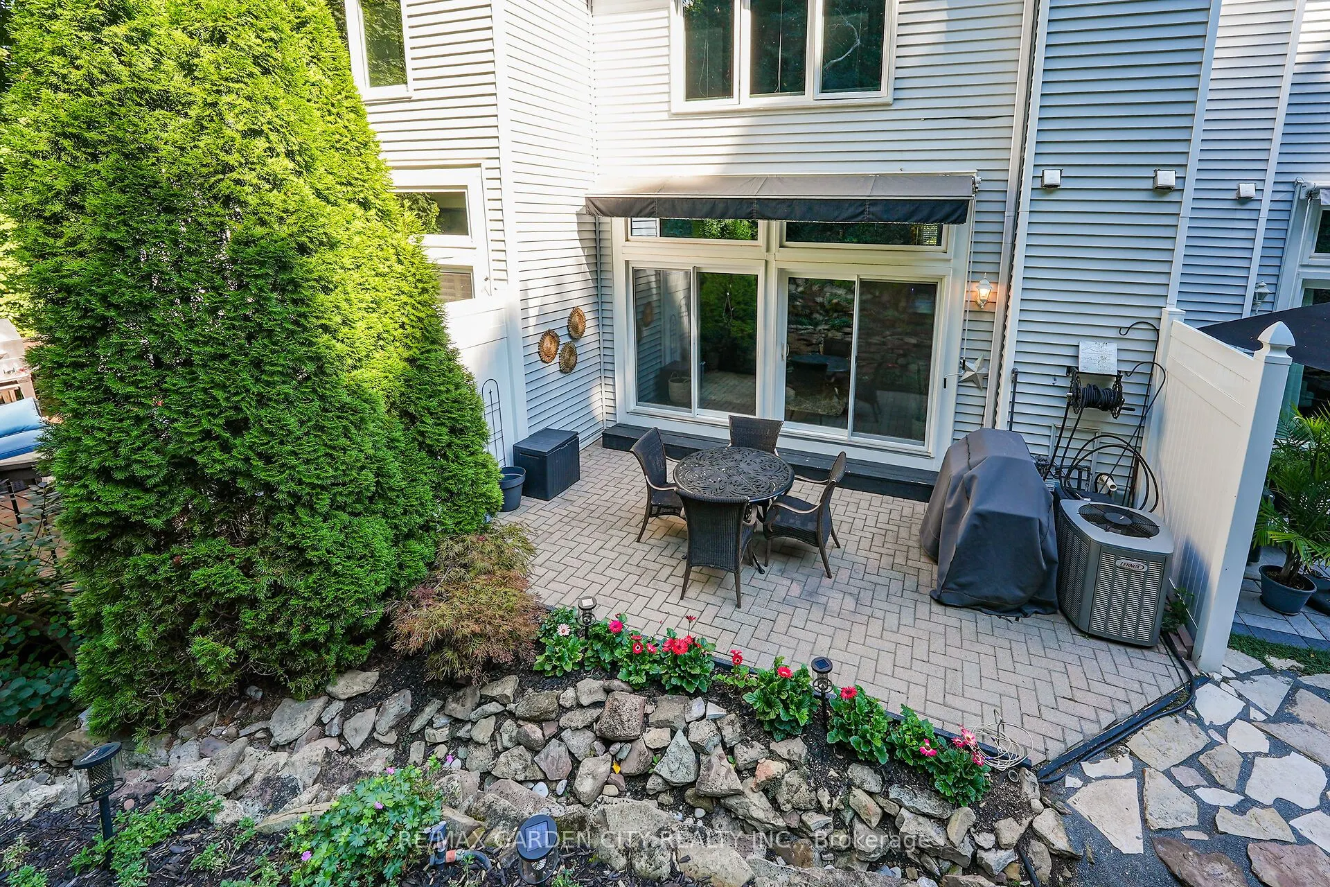 177 Main Street W, #8