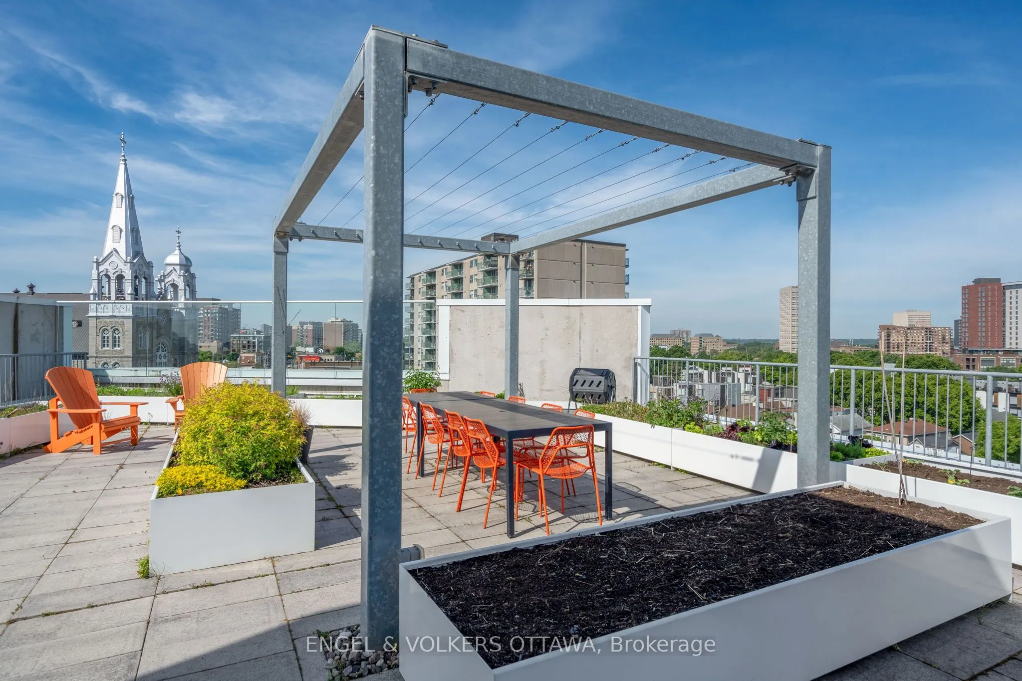 1000 WELLINGTON Street W, #210