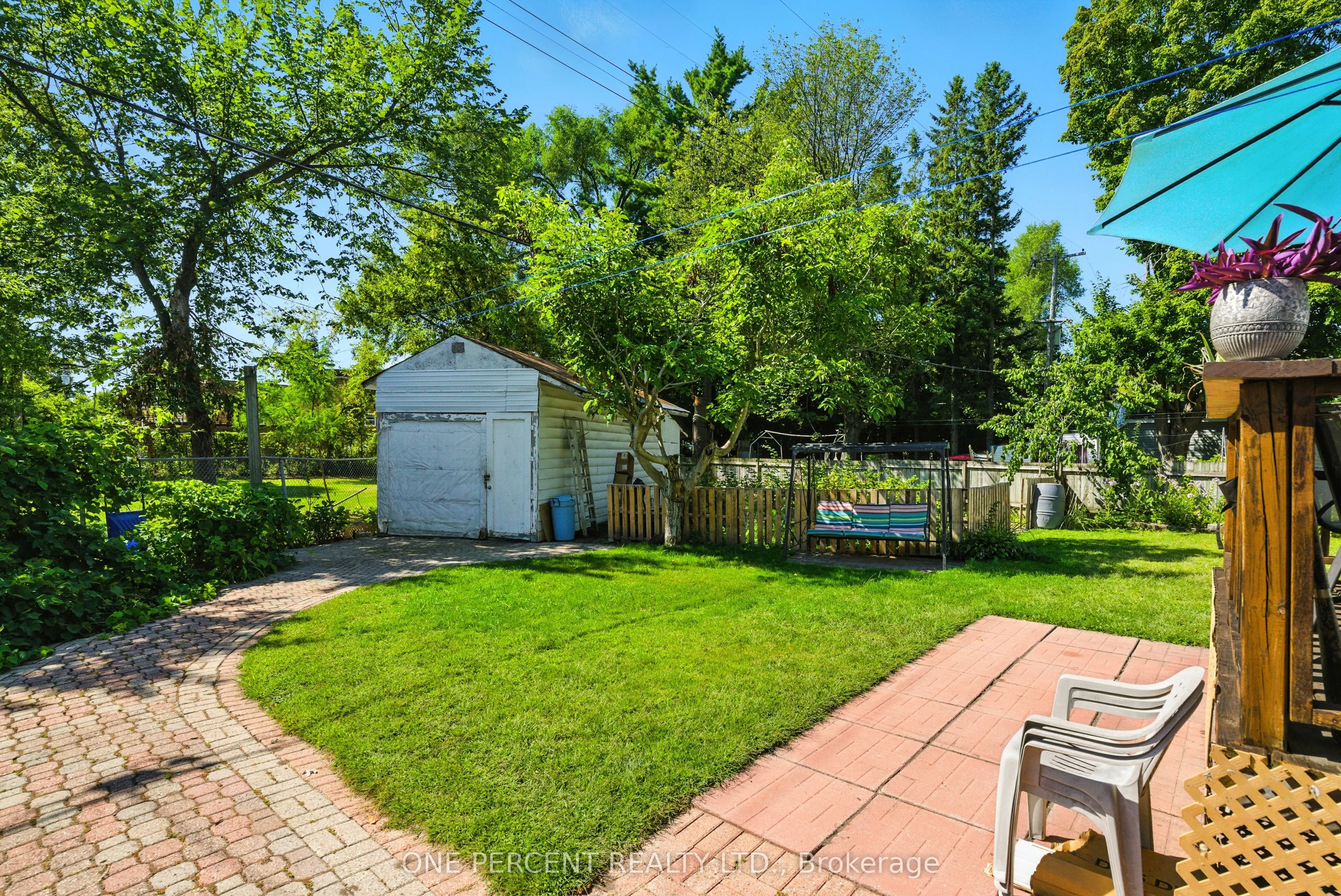279 Anna Avenue W