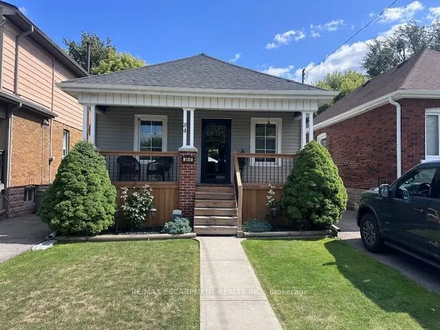 84 Barons Avenue N