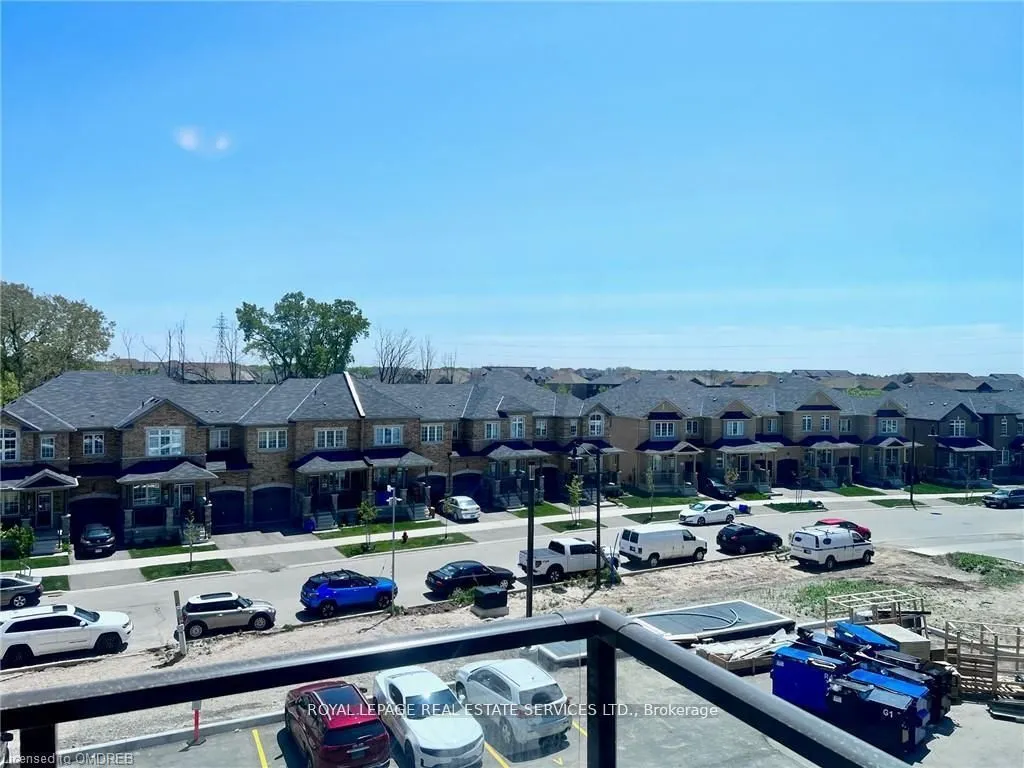 460 Dundas Street E, #329