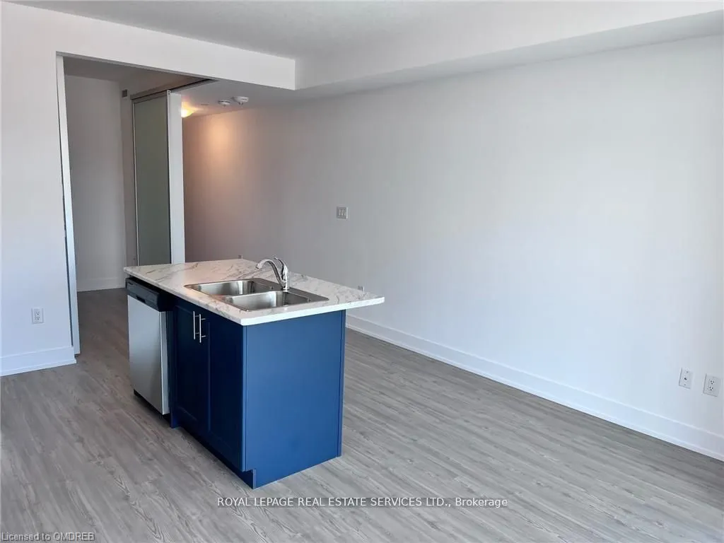 460 Dundas Street E, #329