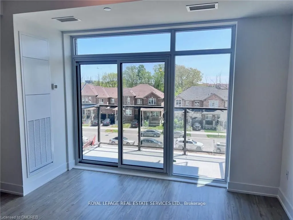 460 Dundas Street E, #329