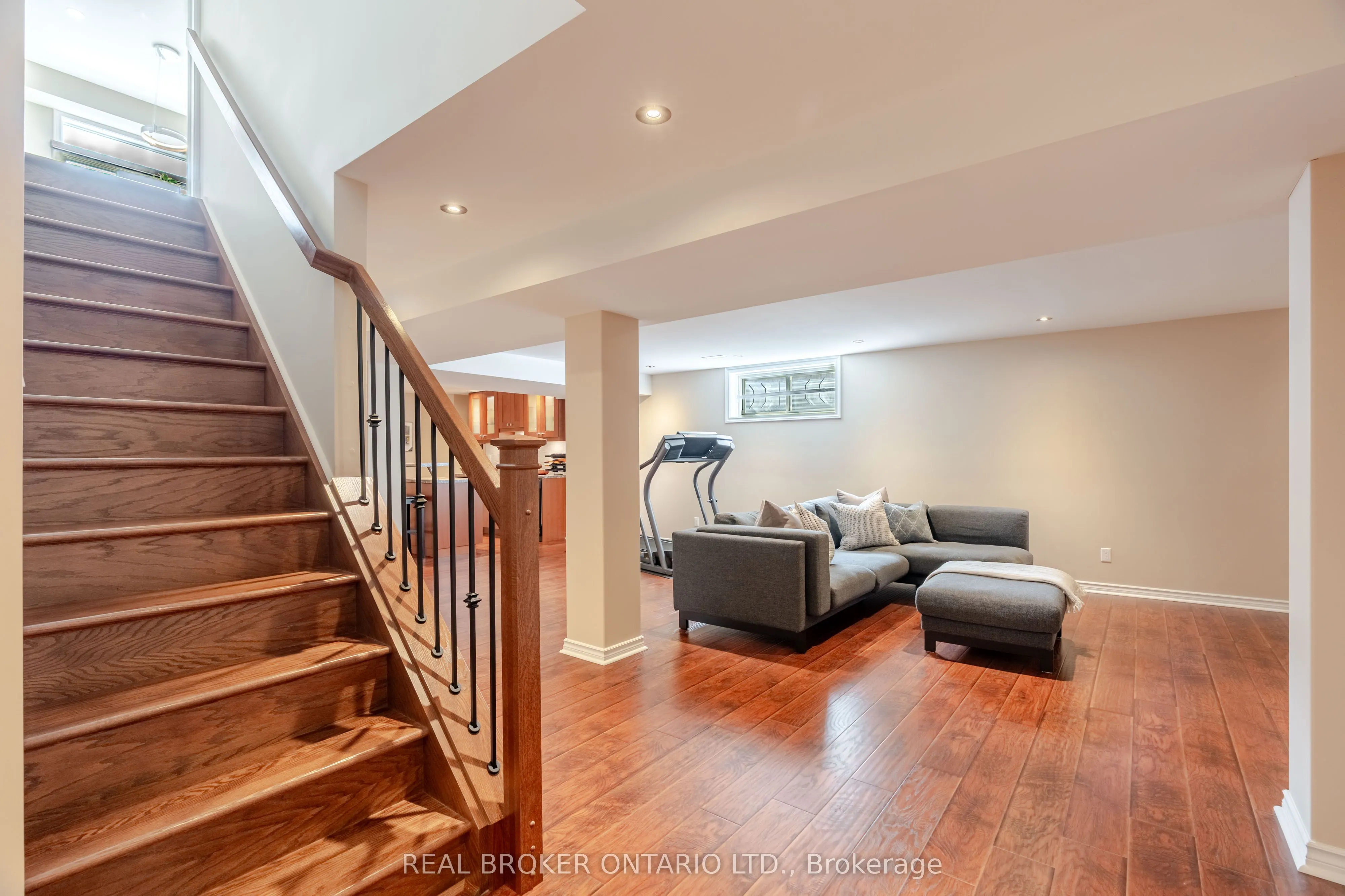 49 Allanford Avenue