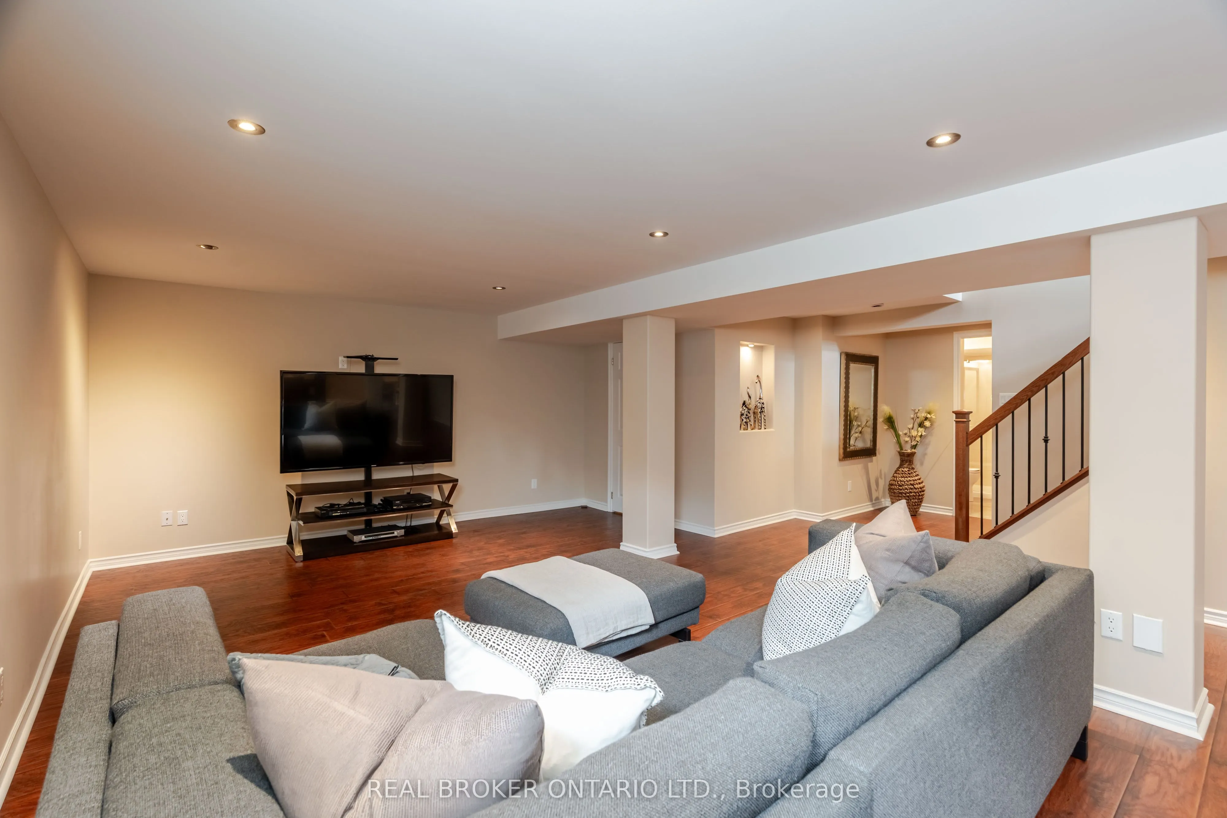 49 Allanford Avenue